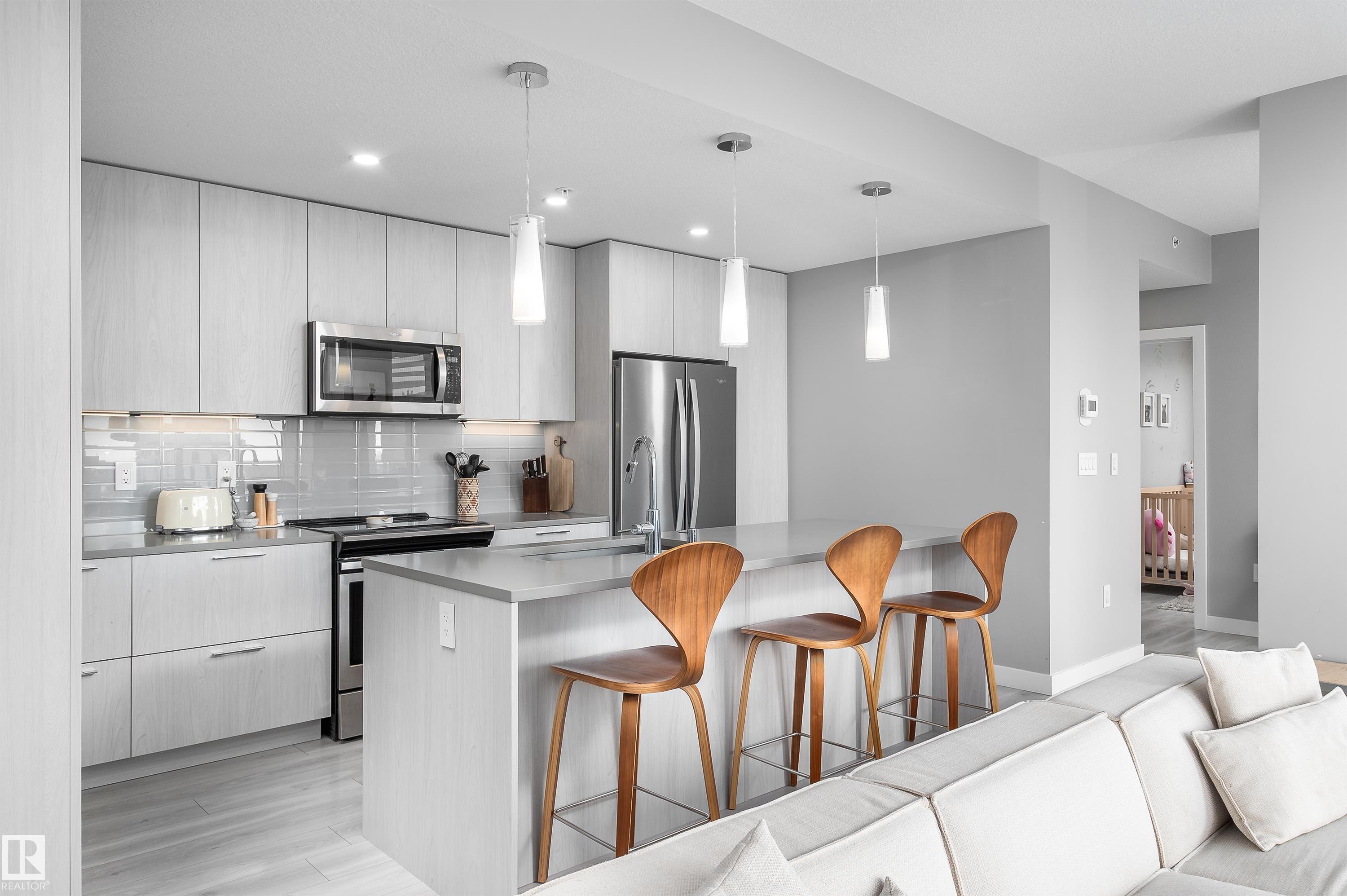 Photo 10 at 1700 - 10180 103 Street NW, Downtown, Edmonton