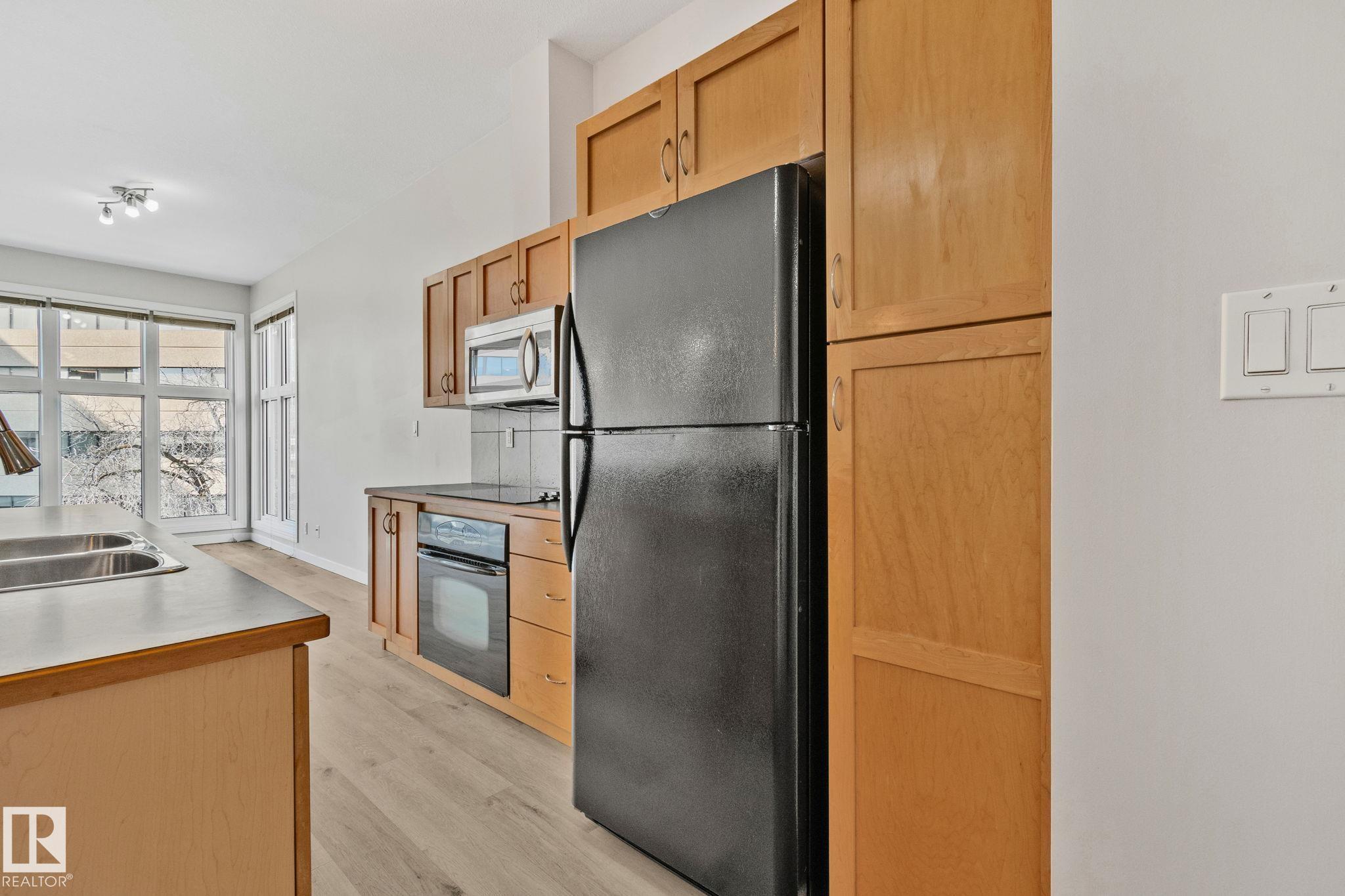 Photo 9 at 423 - 10147 112 Street NW, Wîhkwêntôwin, Edmonton