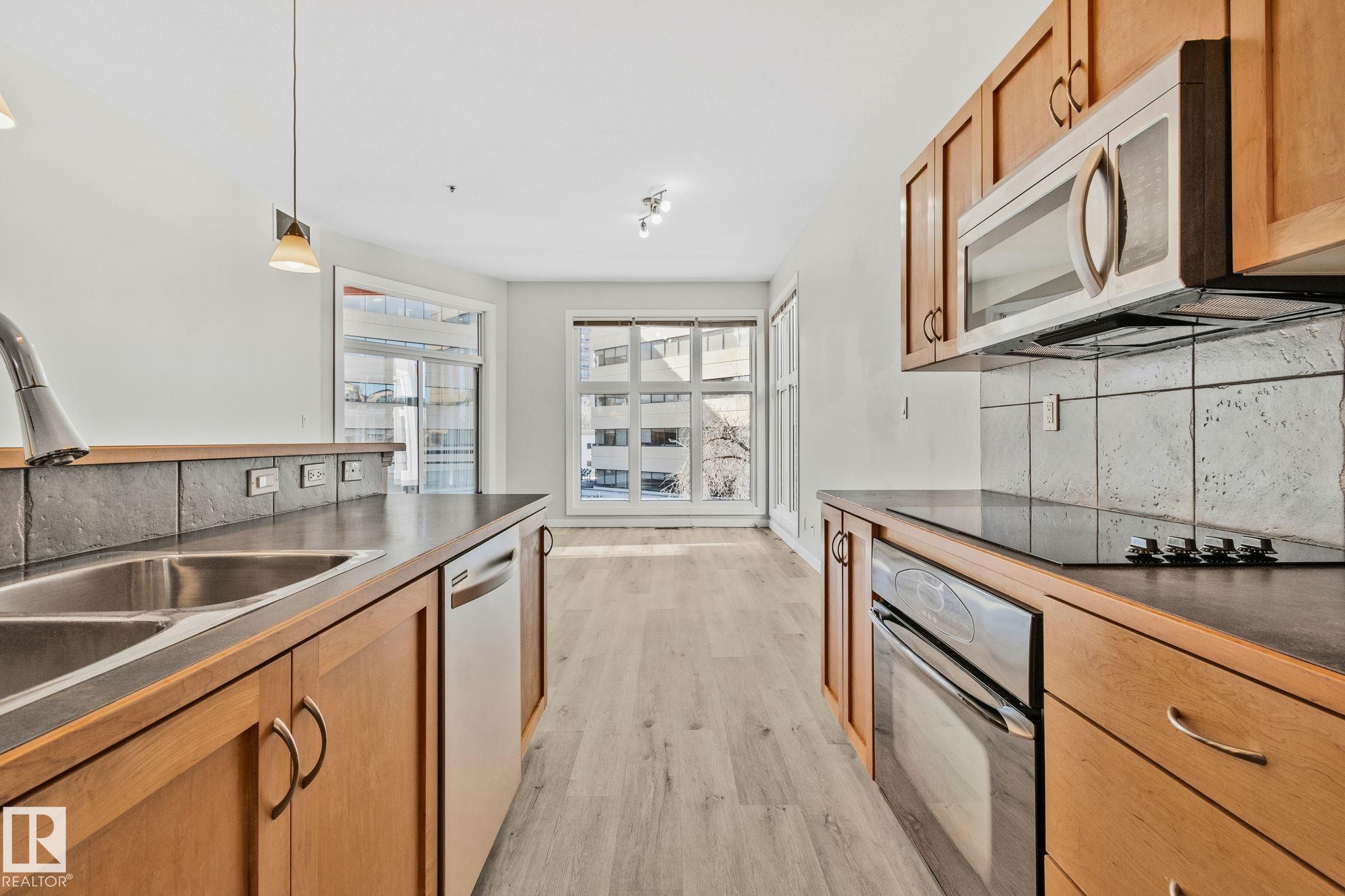 Photo 10 at 423 - 10147 112 Street NW, Wîhkwêntôwin, Edmonton