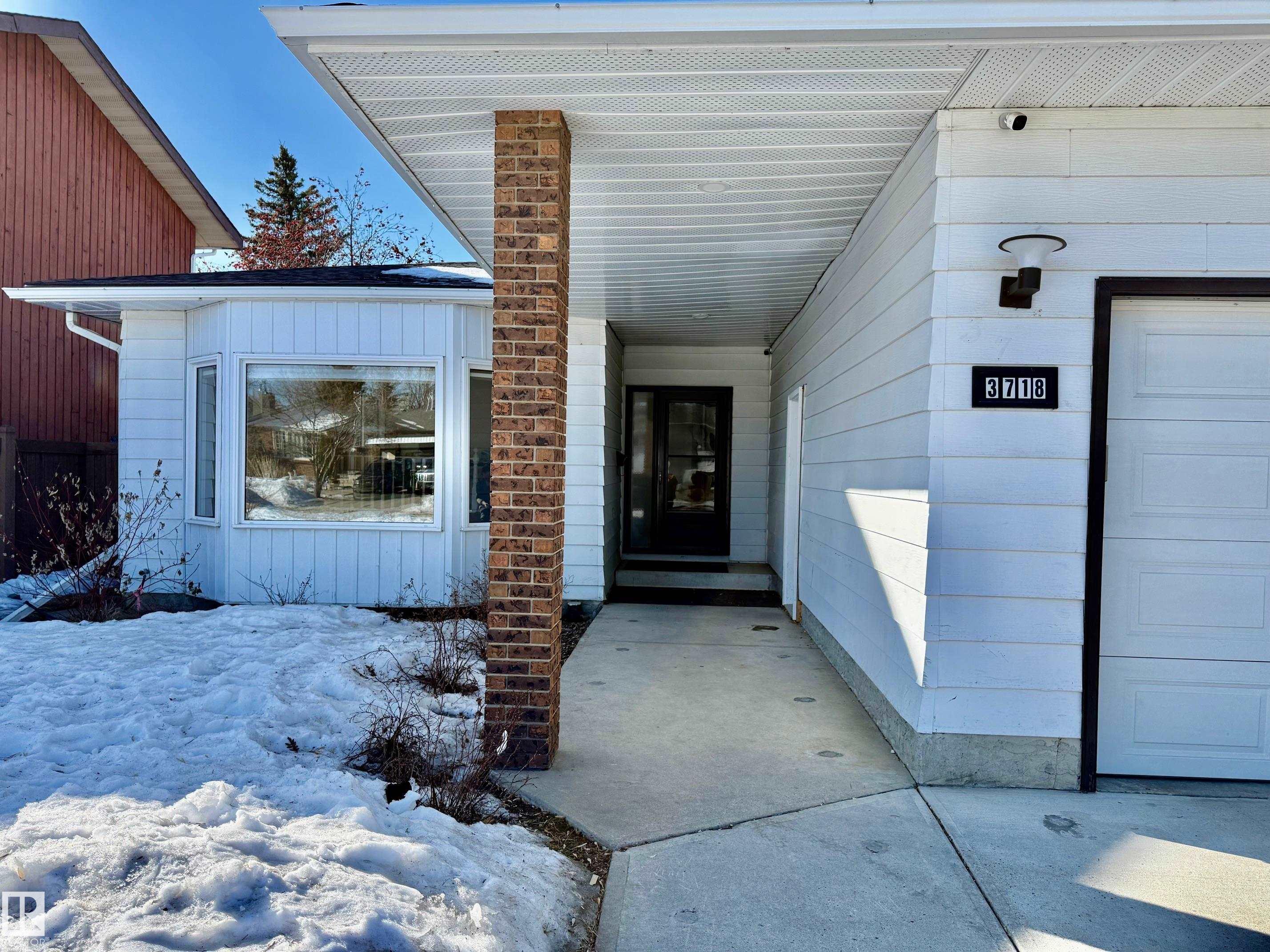 Photo 2 at 3718 103b Street NW, Duggan, Edmonton