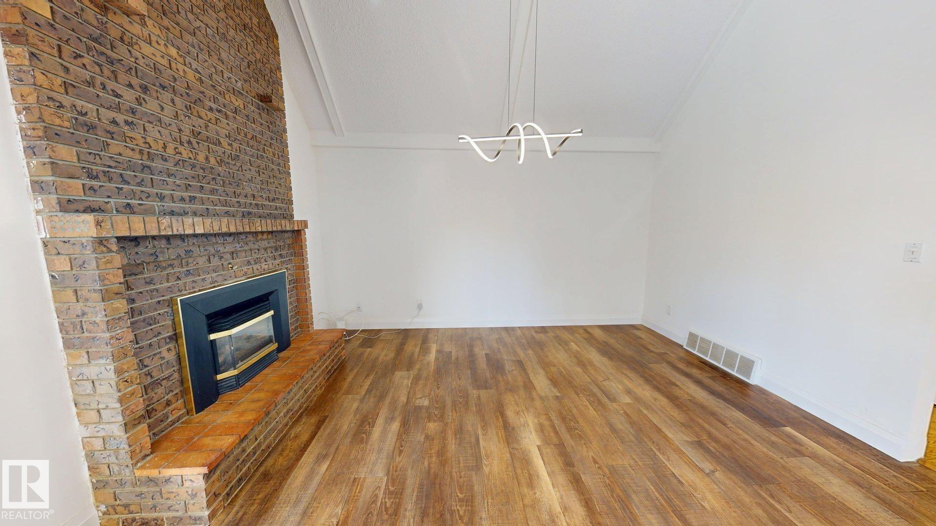 Photo 4 at 3718 103b Street NW, Duggan, Edmonton