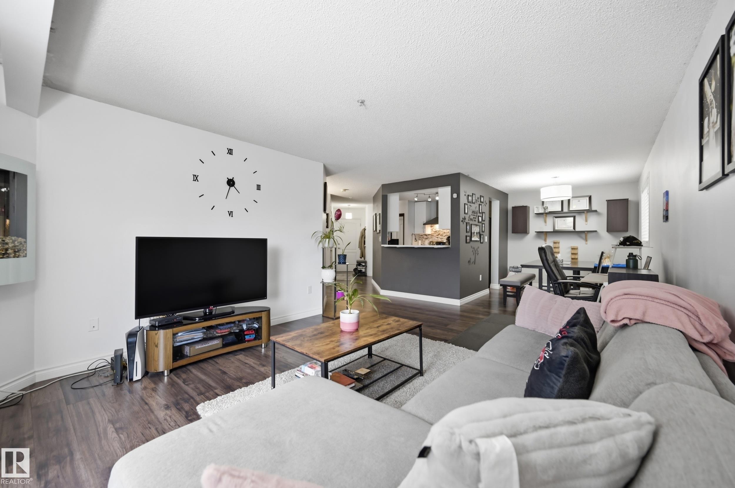 Photo 8 at 110 - 10153 117 Street NW, Wîhkwêntôwin, Edmonton