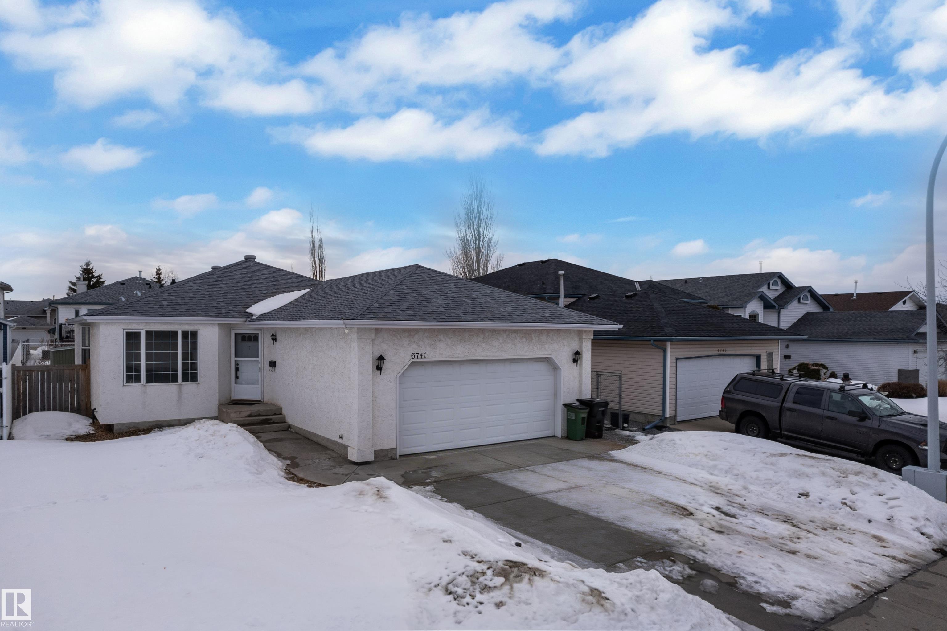 6741 162a Avenue NW, Ozerna, Edmonton photo number 2