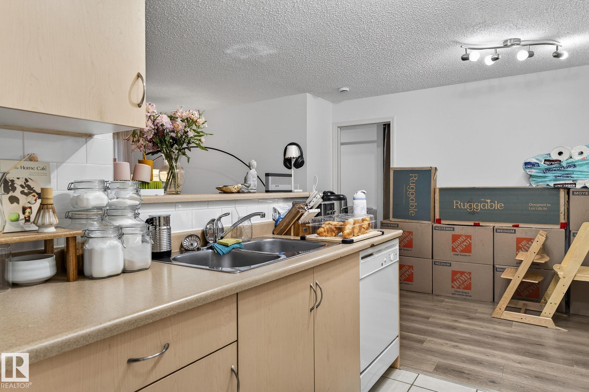 Photo 5 at 203 - 17003 67 Avenue NW, Callingwood South, Edmonton