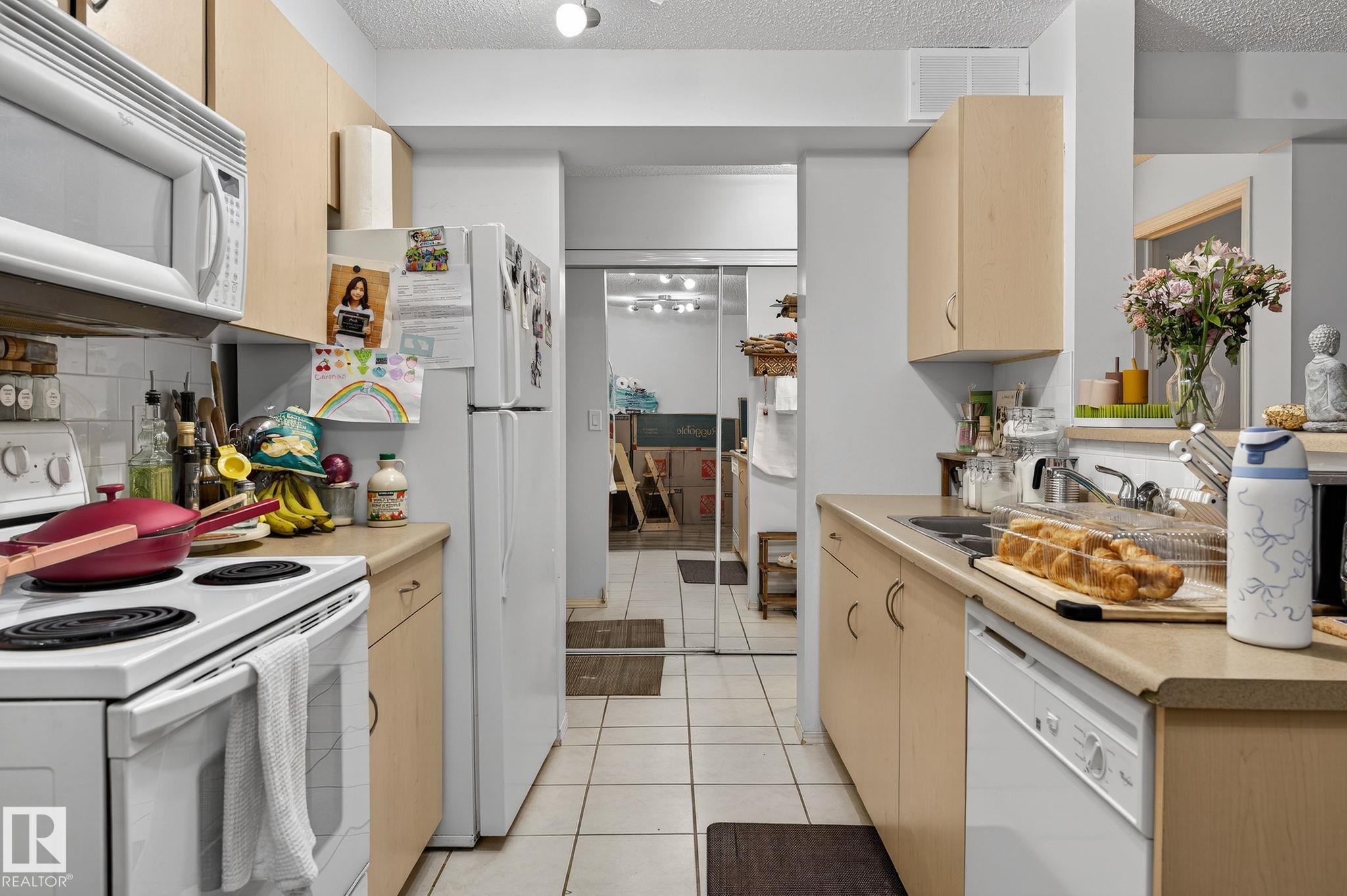 Photo 7 at 203 - 17003 67 Avenue NW, Callingwood South, Edmonton