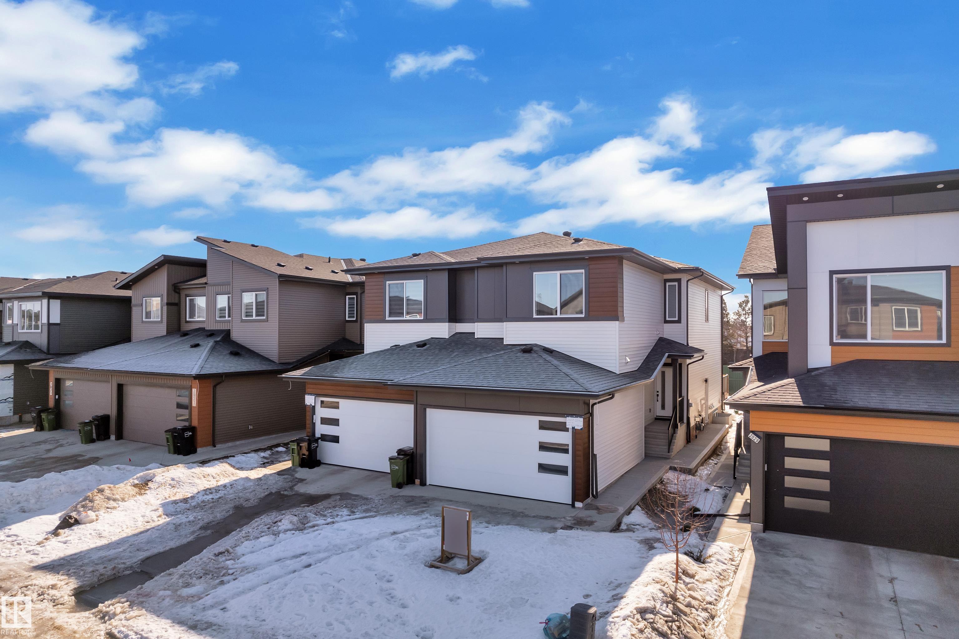 Photo 2 at 2027 154 Avenue NW, Gorman, Edmonton