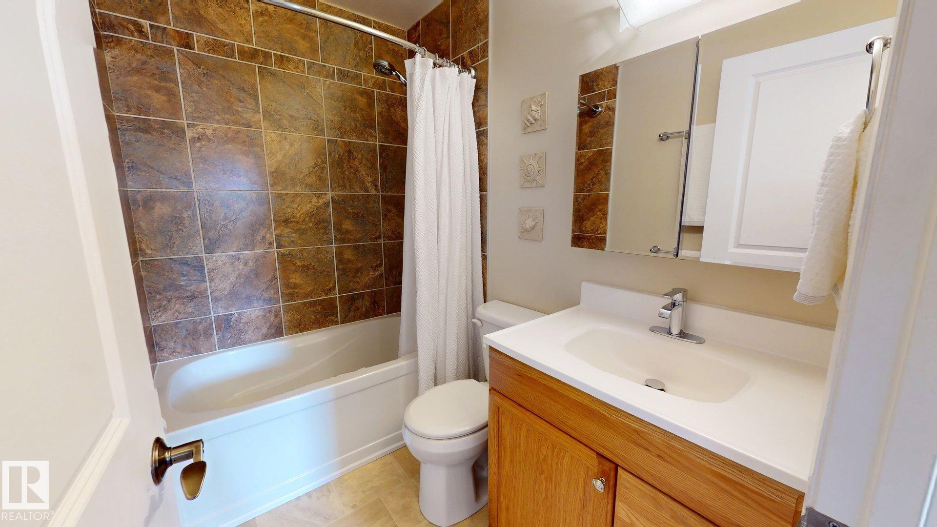 Photo 14 at 8 Guilford Street, Glen Allan, Sherwood Park