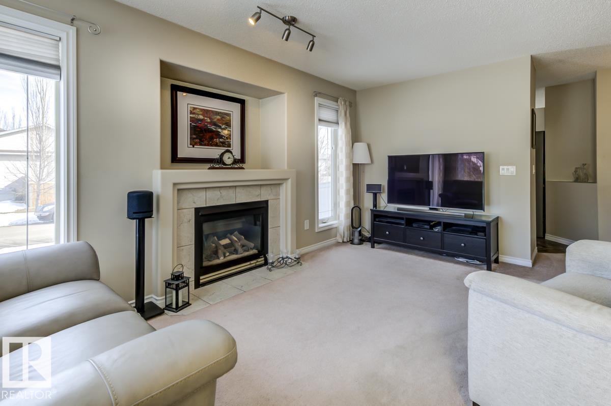 23 Olympia Court, Oakmont, St. Albert