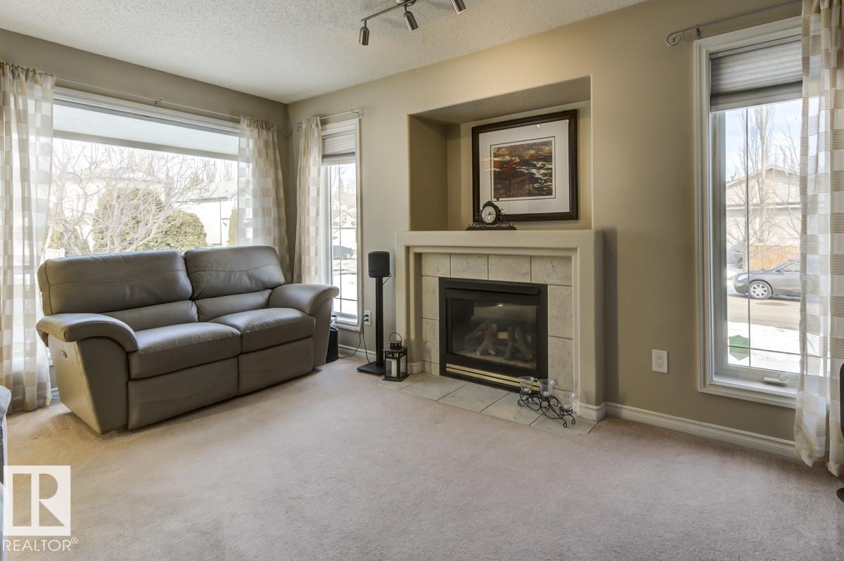 23 Olympia Court, Oakmont, St. Albert