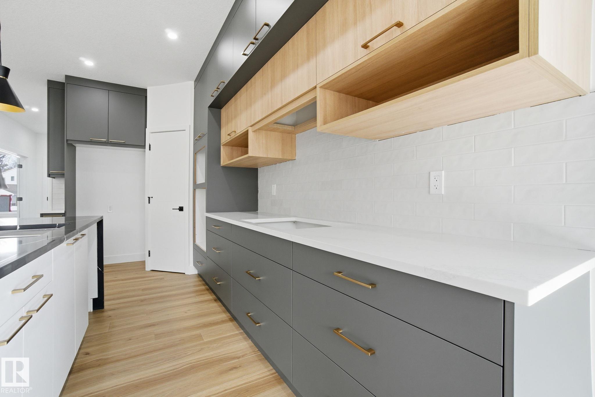 Photo 14 at 7603 92 Avenue NW, Holyrood, Edmonton