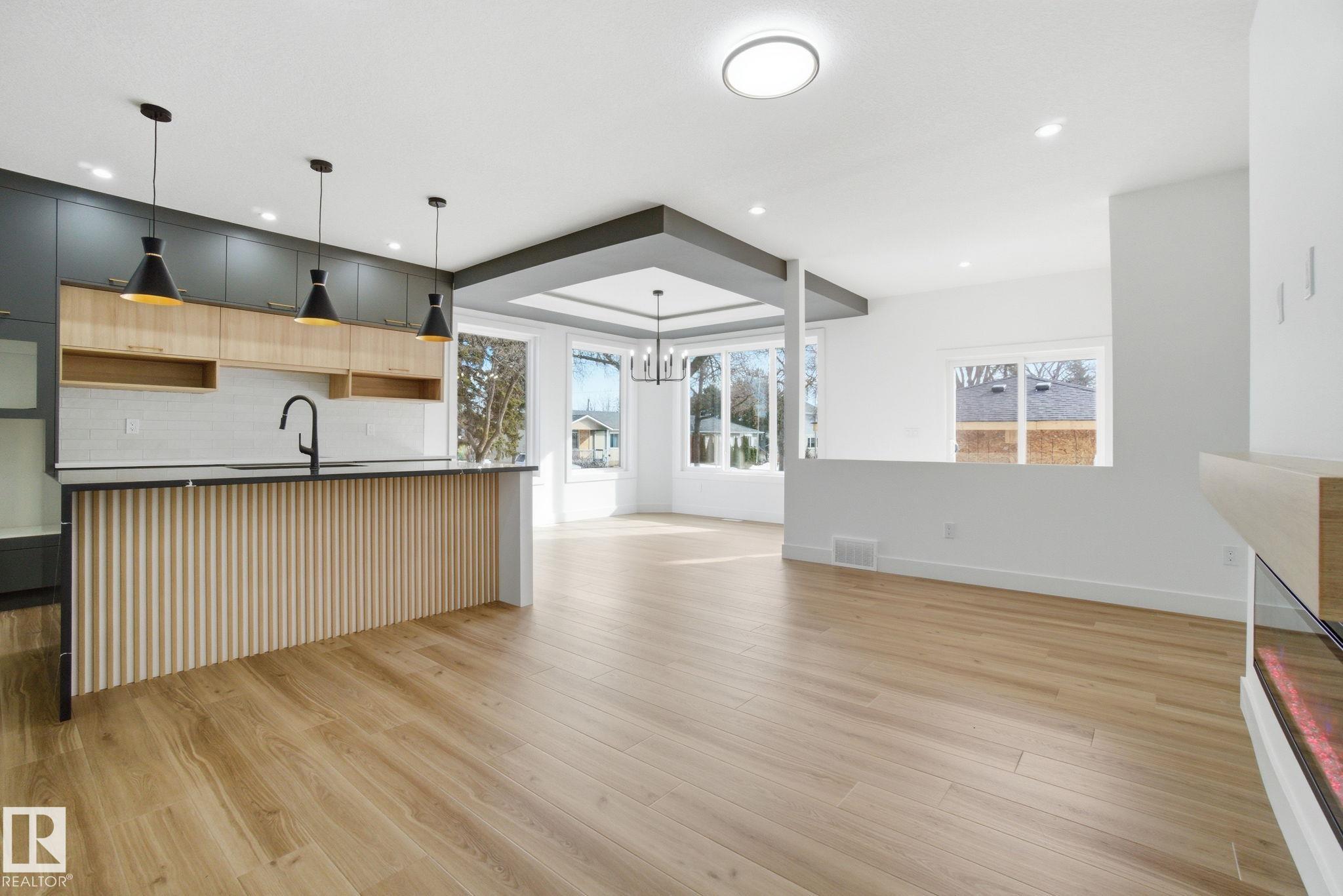 Photo 19 at 7603 92 Avenue NW, Holyrood, Edmonton