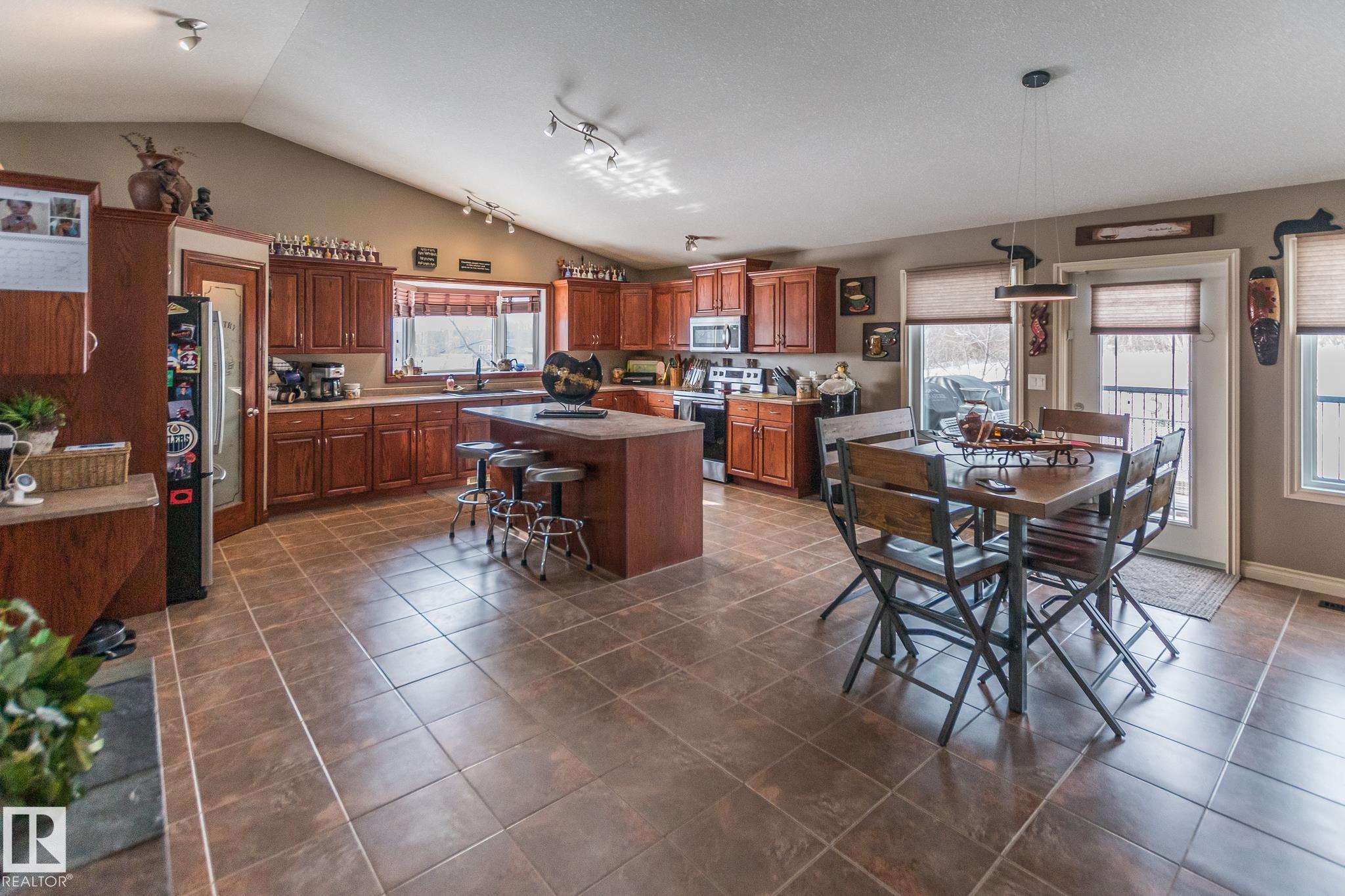 40 46324 Twp Rd 611 4