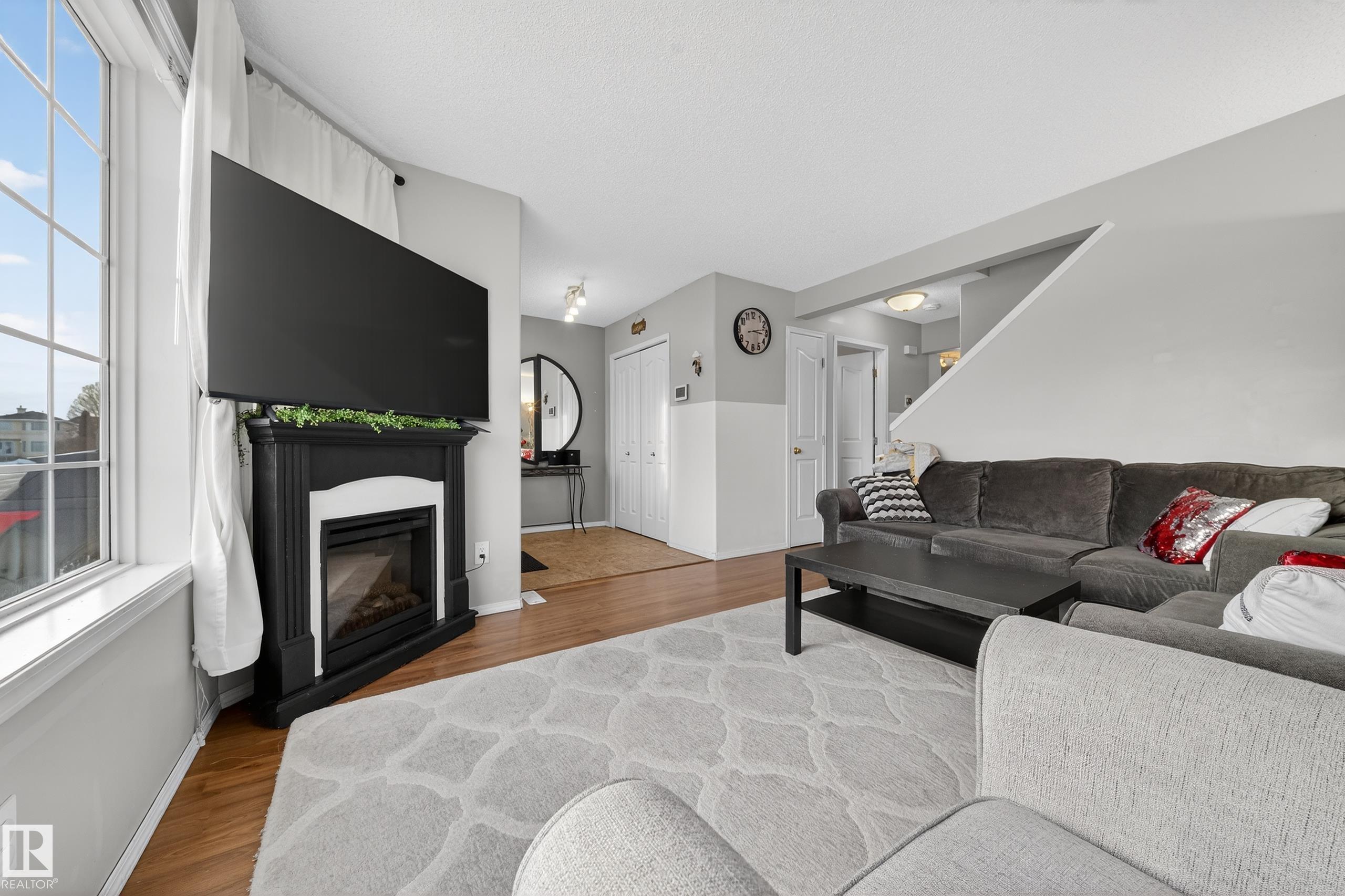 Photo 12 at 207 River point(e) NW, Kernohan, Edmonton