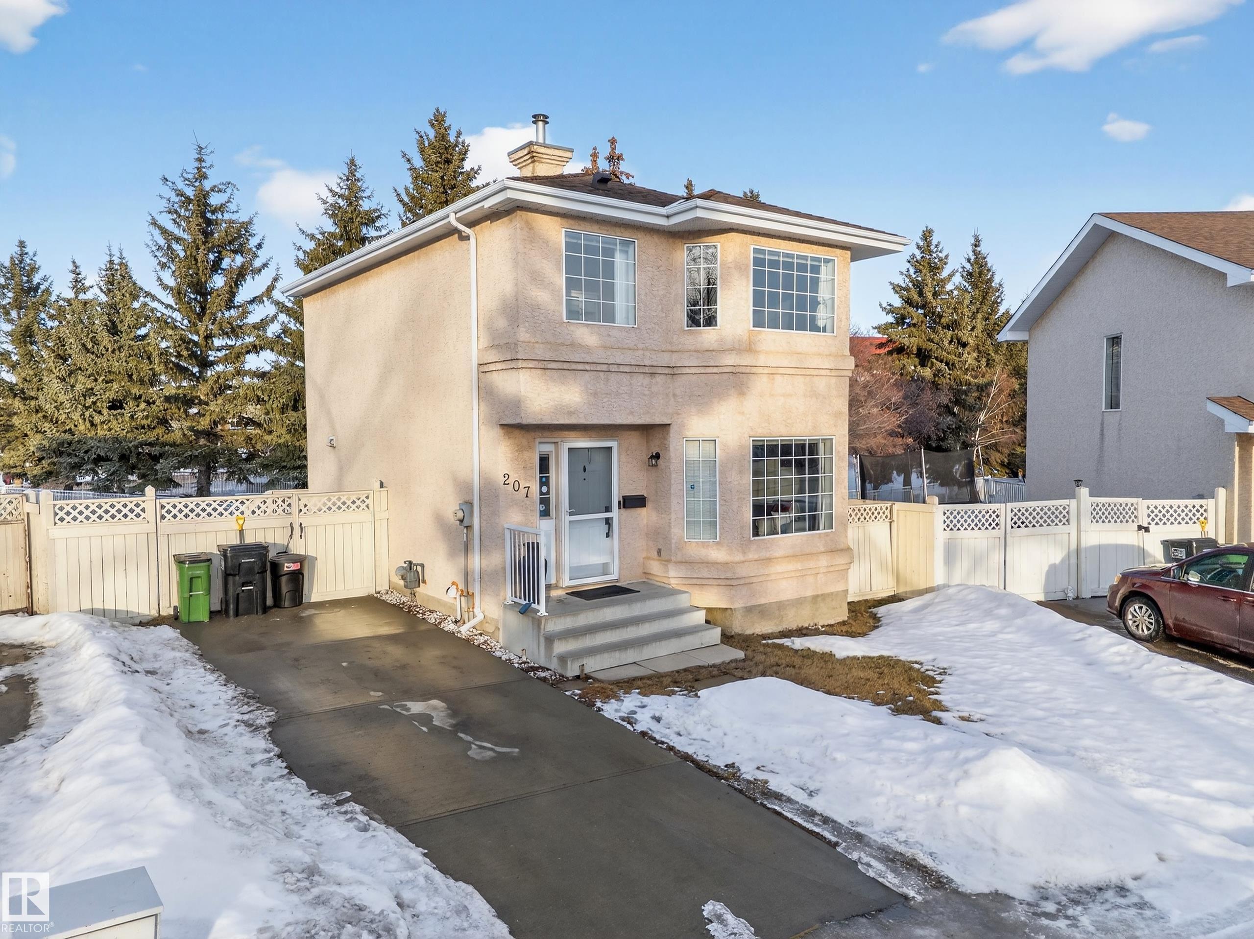 Photo 3 at 207 River point(e) NW, Kernohan, Edmonton