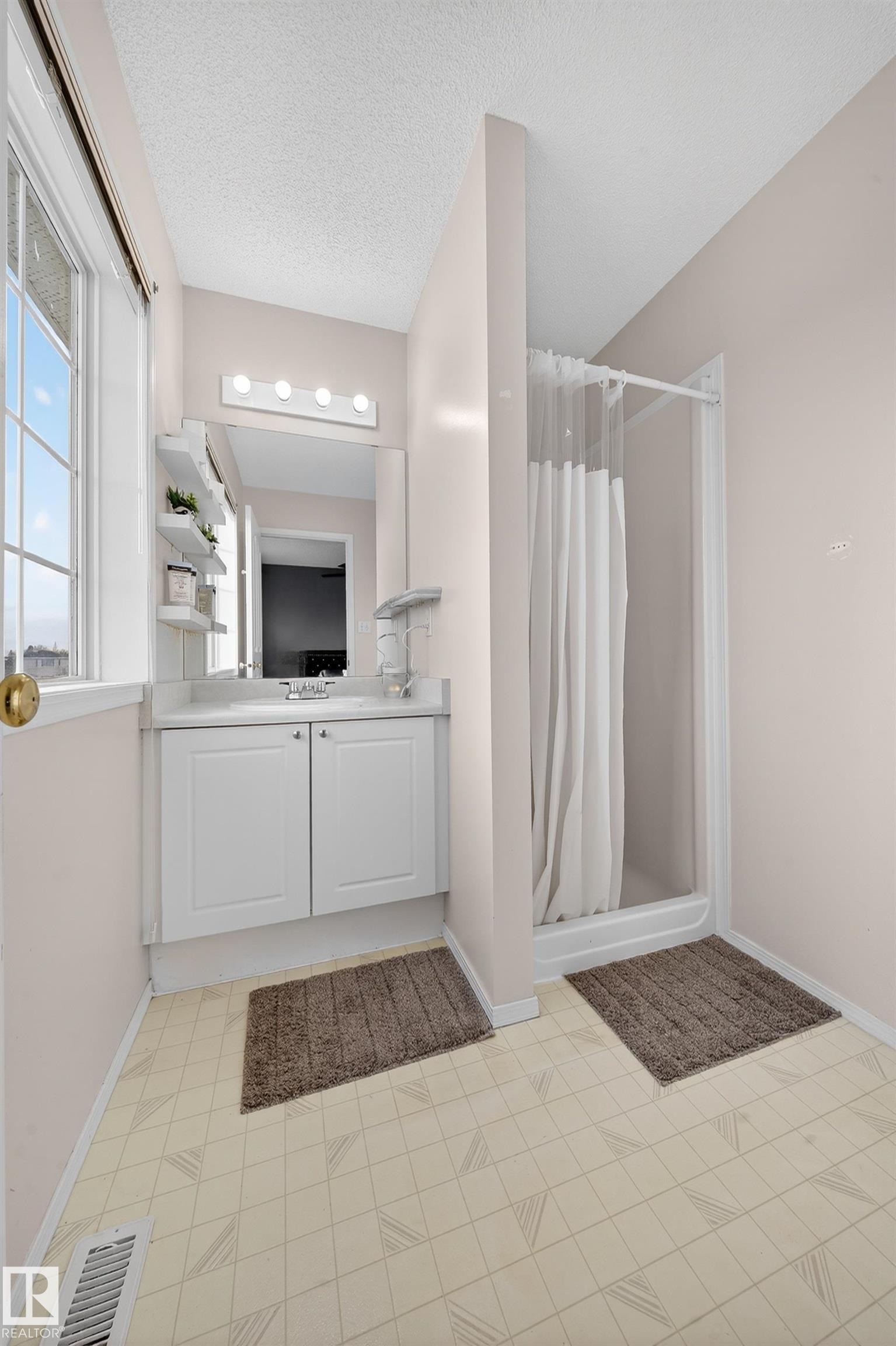 Photo 42 at 207 River point(e) NW, Kernohan, Edmonton