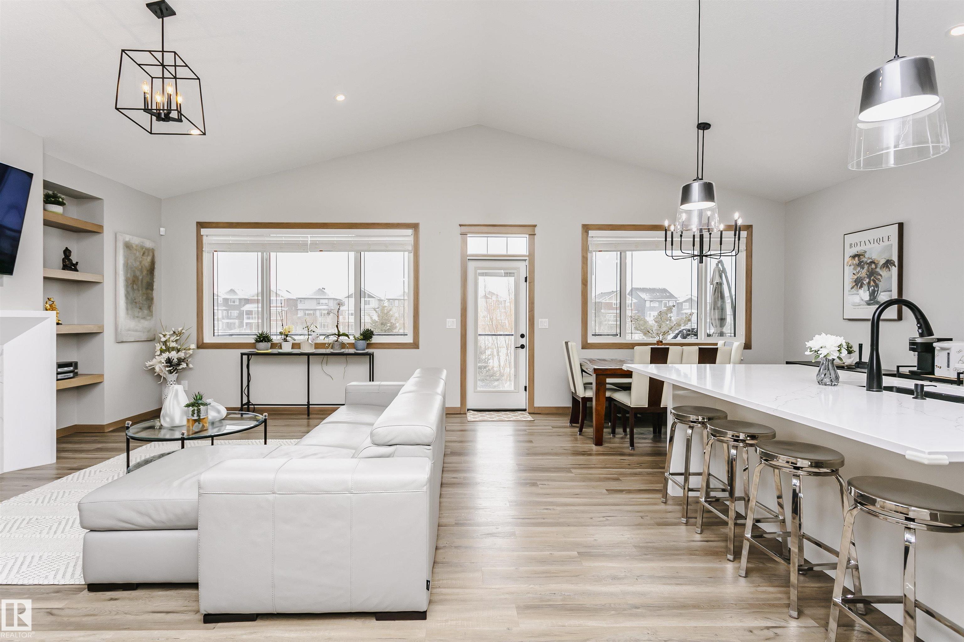 9735 223 Street NW, Secord, Edmonton photo number 2