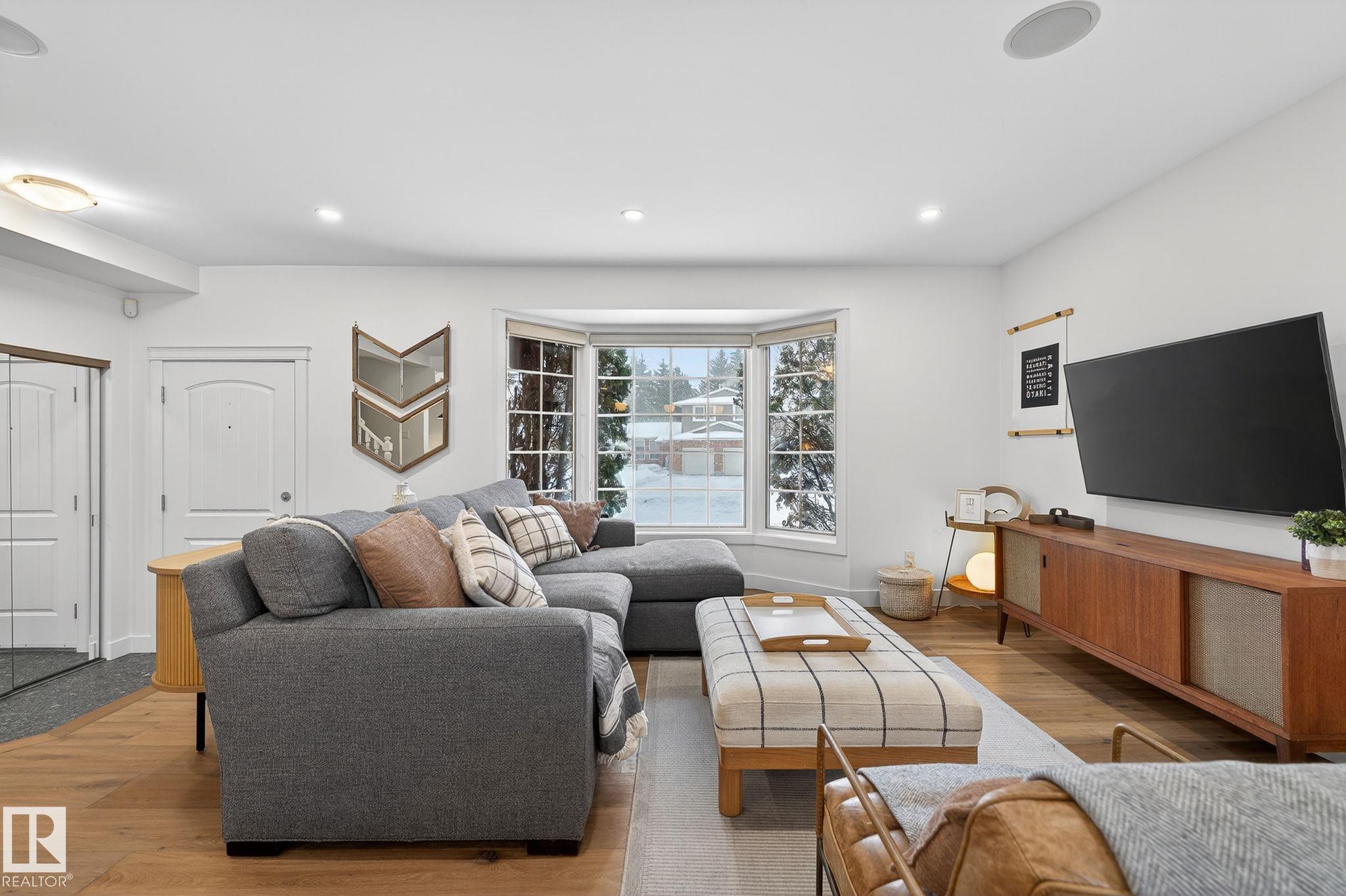 https://zimg.paragon.ice.com/ParagonImages/Property/PM/RAE/225390267/11/0/0/1167c38f240c6888c24b81753c3f8664/1/22a0d5b82c80befd1269d0f55ce87b04/225390267-80C1BC65-B549-4732-9943-9648474B7A54.JPG