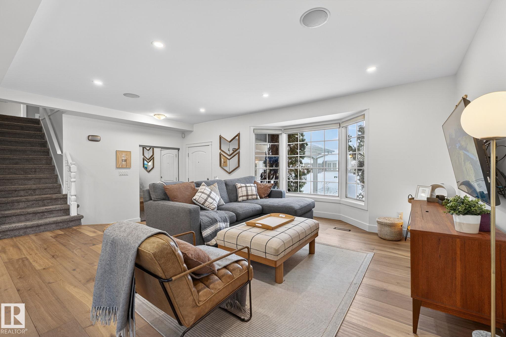 https://zimg.paragon.ice.com/ParagonImages/Property/PM/RAE/225390267/12/0/0/864cc8bfef4df697f35f8452c4f7ef6e/1/22a0d5b82c80befd1269d0f55ce87b04/225390267-C3835D11-E81E-4BF1-B4B1-B0C4CE84CCCD.JPG