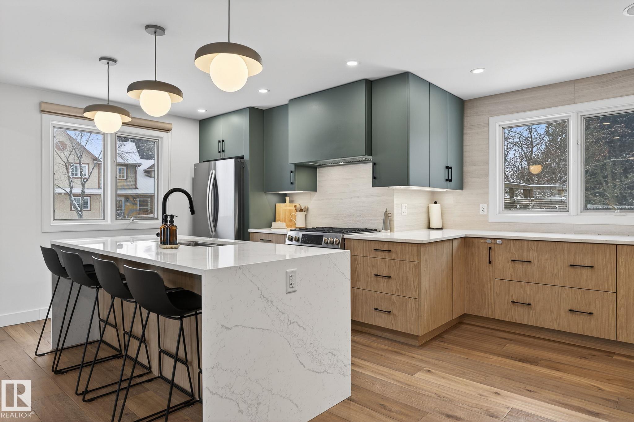 https://zimg.paragon.ice.com/ParagonImages/Property/PM/RAE/225390267/16/0/0/548af3abb520afc667ec8e7c4acbfa63/1/22a0d5b82c80befd1269d0f55ce87b04/225390267-7CC8C70D-6A76-484D-8D9A-96087400B252.JPG
