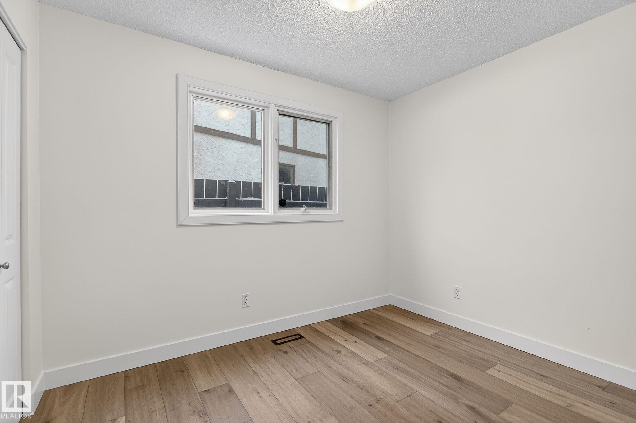 https://zimg.paragon.ice.com/ParagonImages/Property/PM/RAE/225390267/30/0/0/d61d1b74eabb723b9d9019879dc78856/1/22a0d5b82c80befd1269d0f55ce87b04/225390267-62A21A10-1D52-4644-A2B9-30F69A4C4EC5.JPG