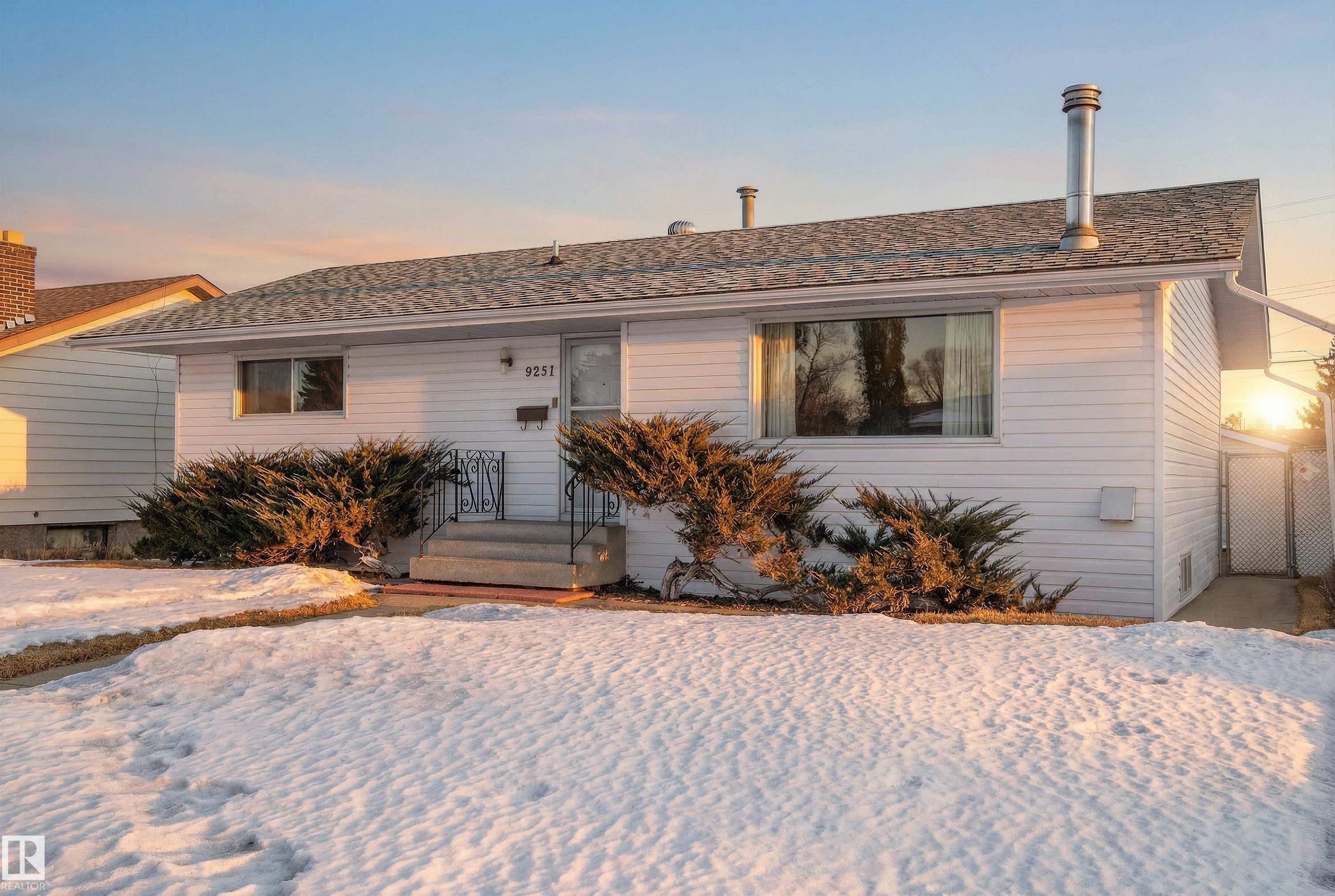 9251 69a Street NW, Ottewell, Edmonton photo number 2