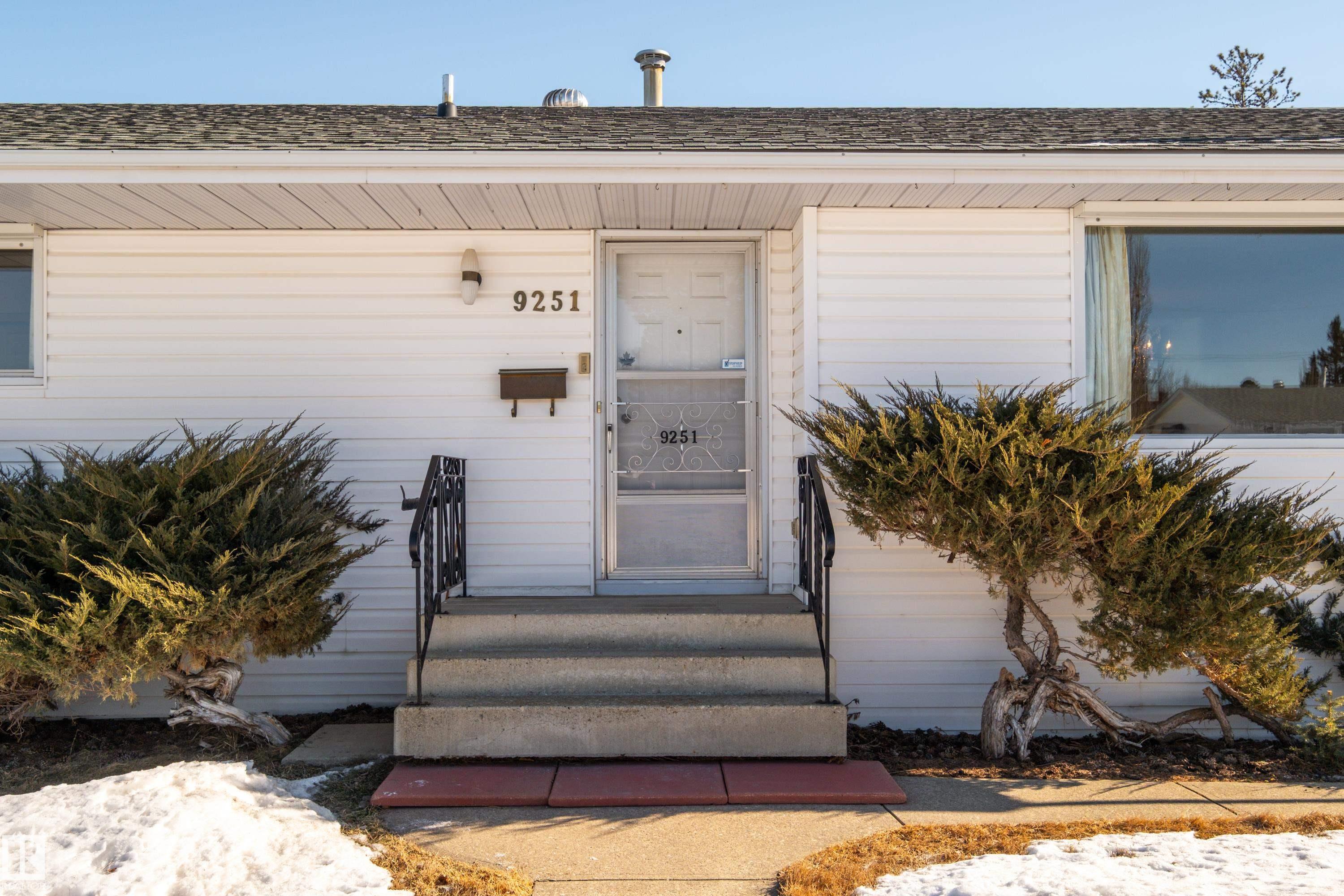 Photo 11 at 9251 69a Street NW, Ottewell, Edmonton