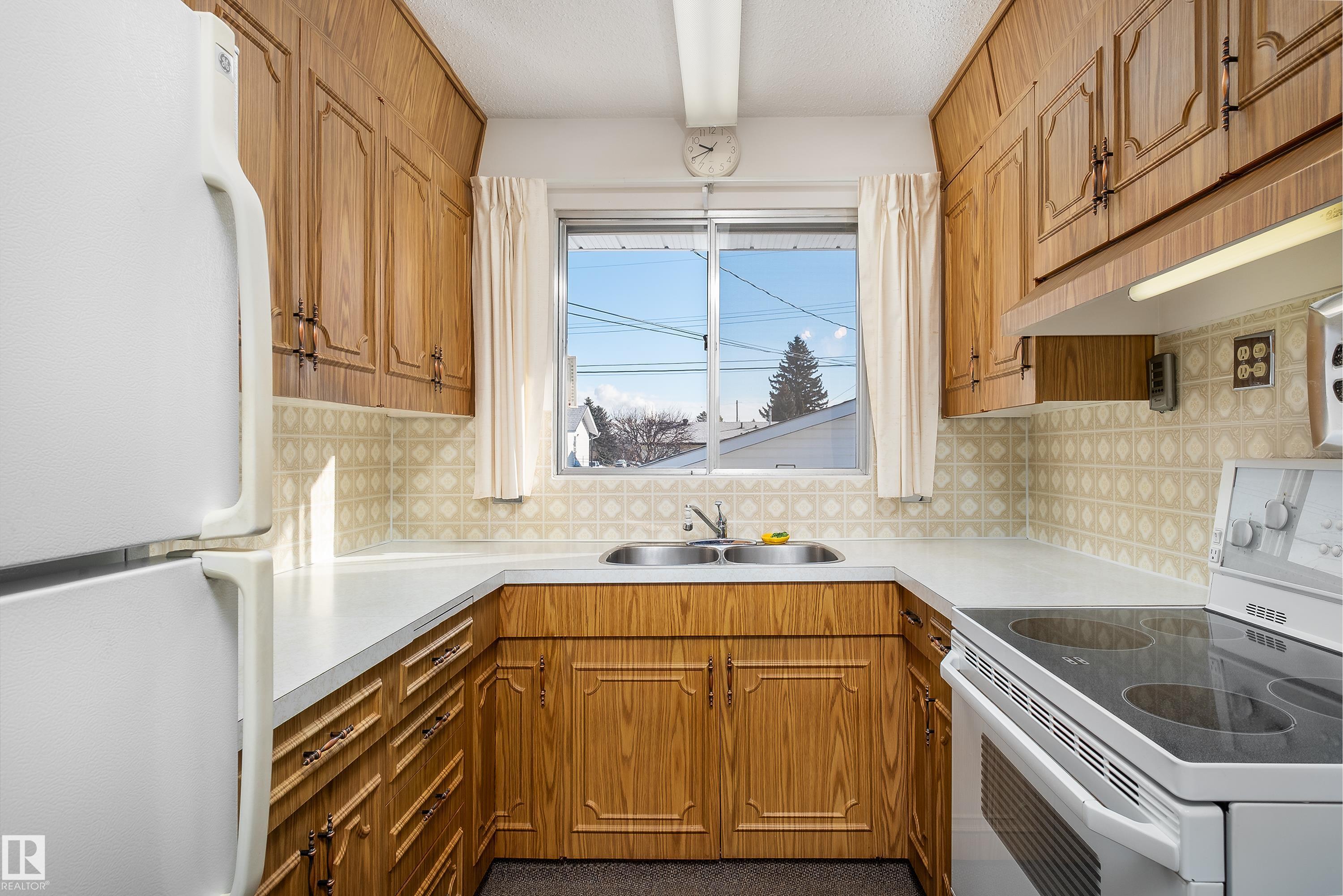 Photo 23 at 9251 69a Street NW, Ottewell, Edmonton