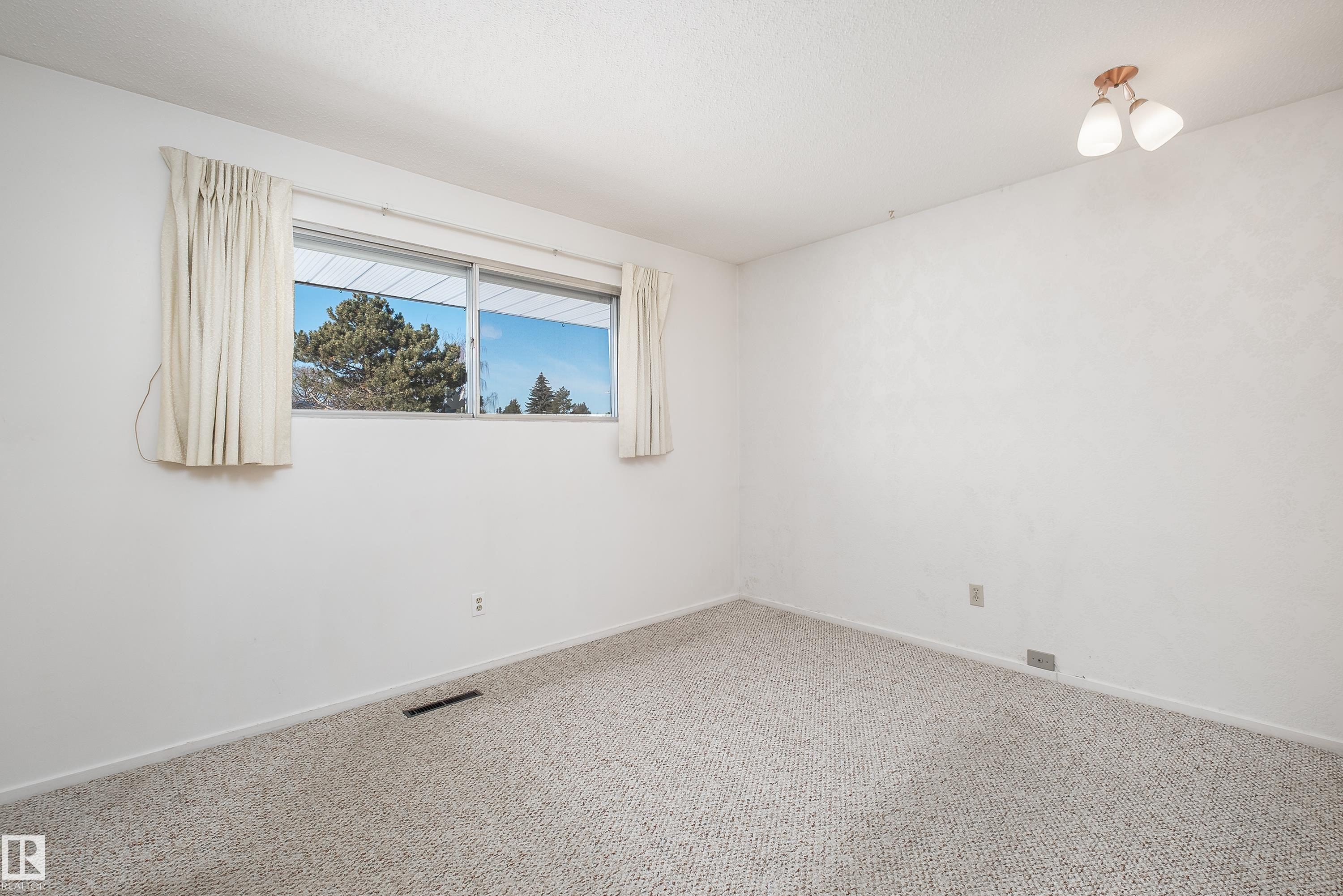 Photo 28 at 9251 69a Street NW, Ottewell, Edmonton