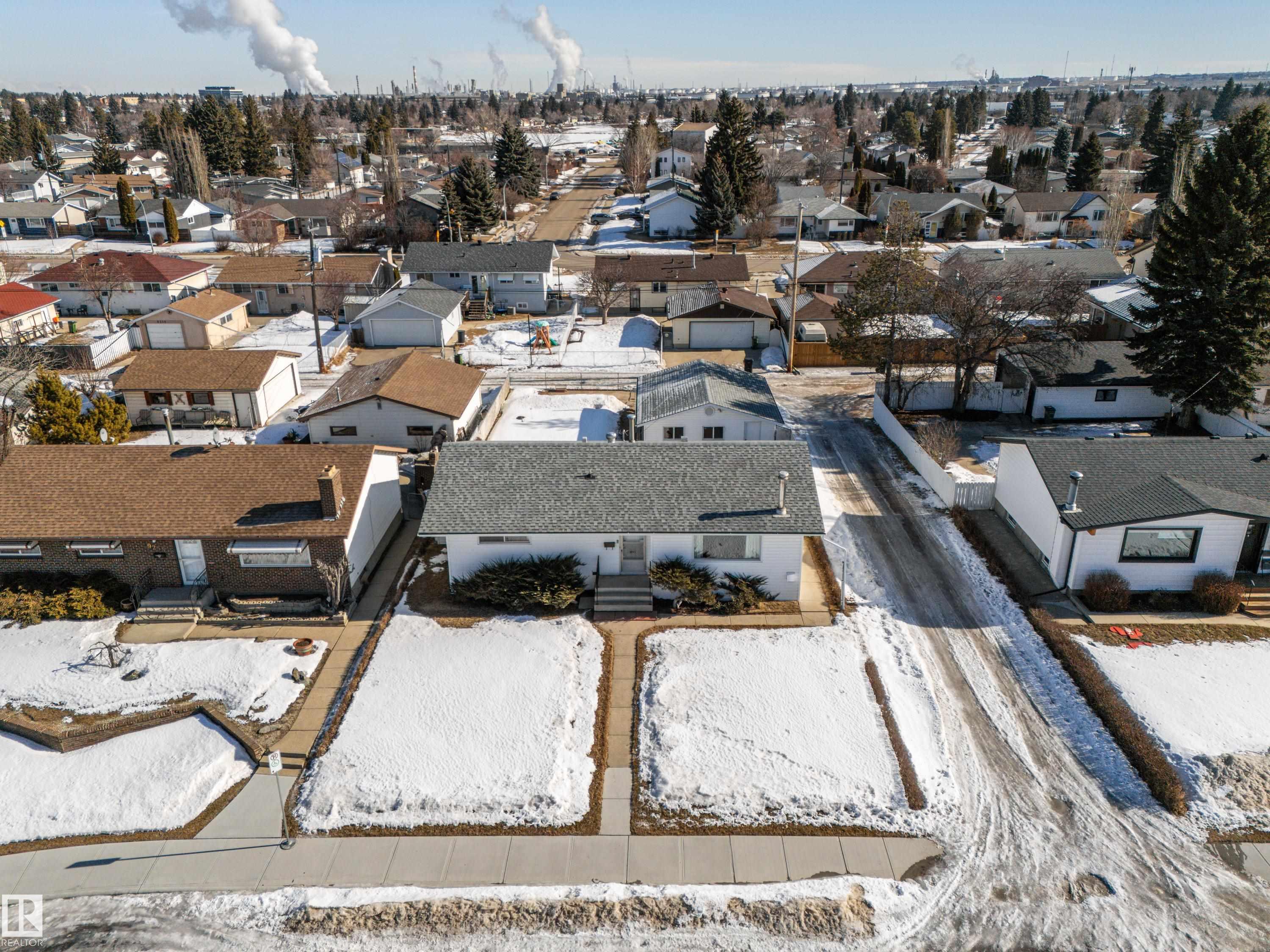 Photo 8 at 9251 69a Street NW, Ottewell, Edmonton