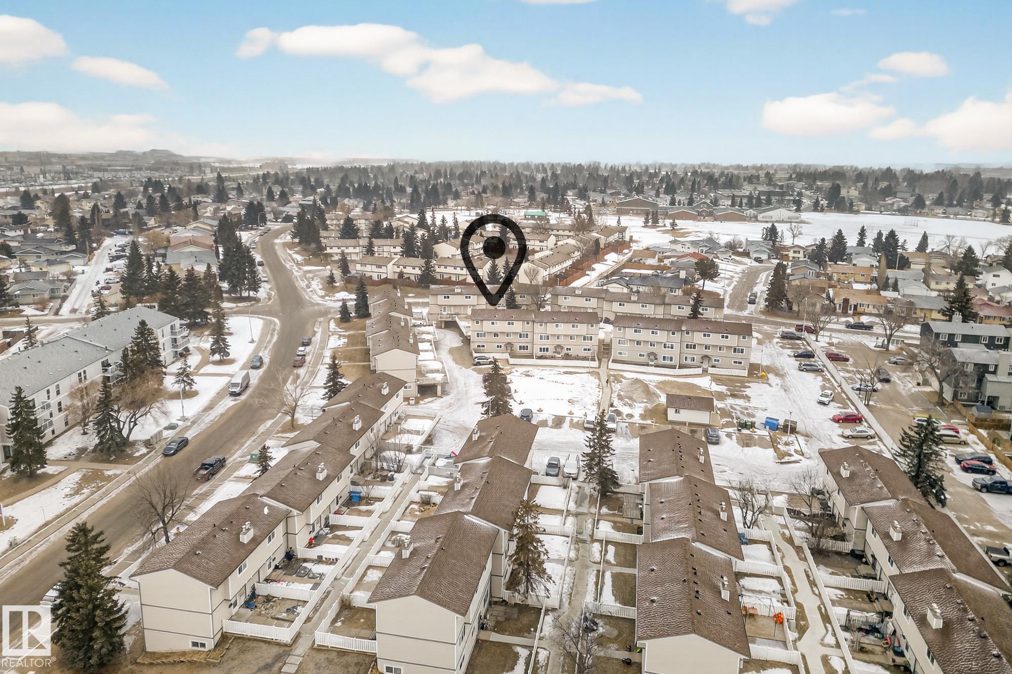 Photo 2 at 1414 Lakewood Road W NW, Tipaskan, Edmonton