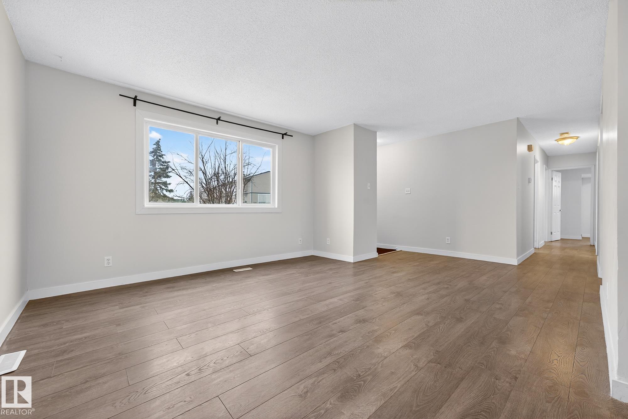 Photo 4 at 1414 Lakewood Road W NW, Tipaskan, Edmonton