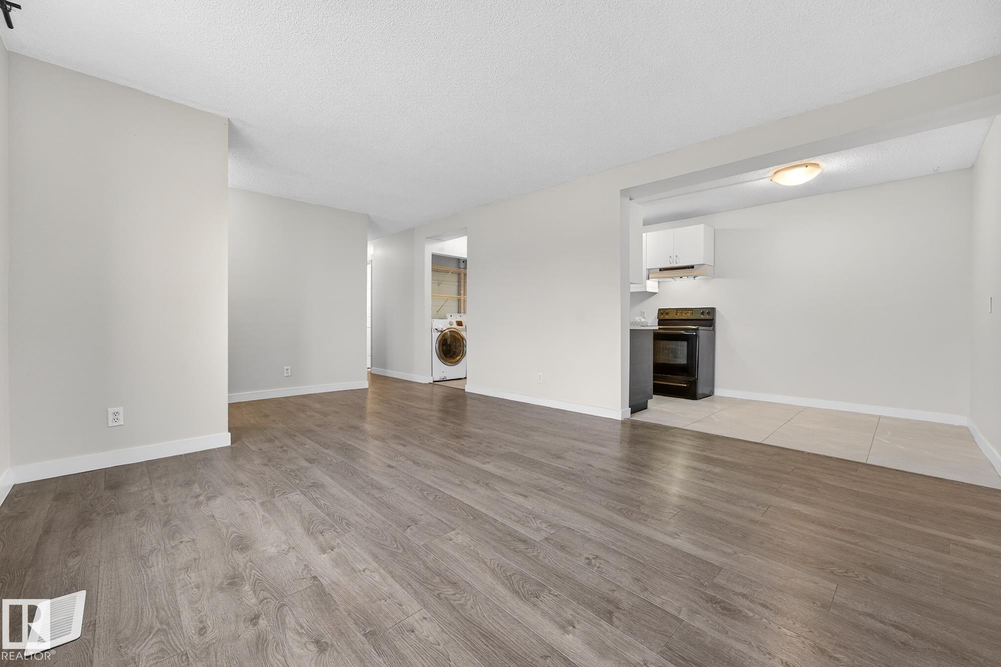 Photo 5 at 1414 Lakewood Road W NW, Tipaskan, Edmonton