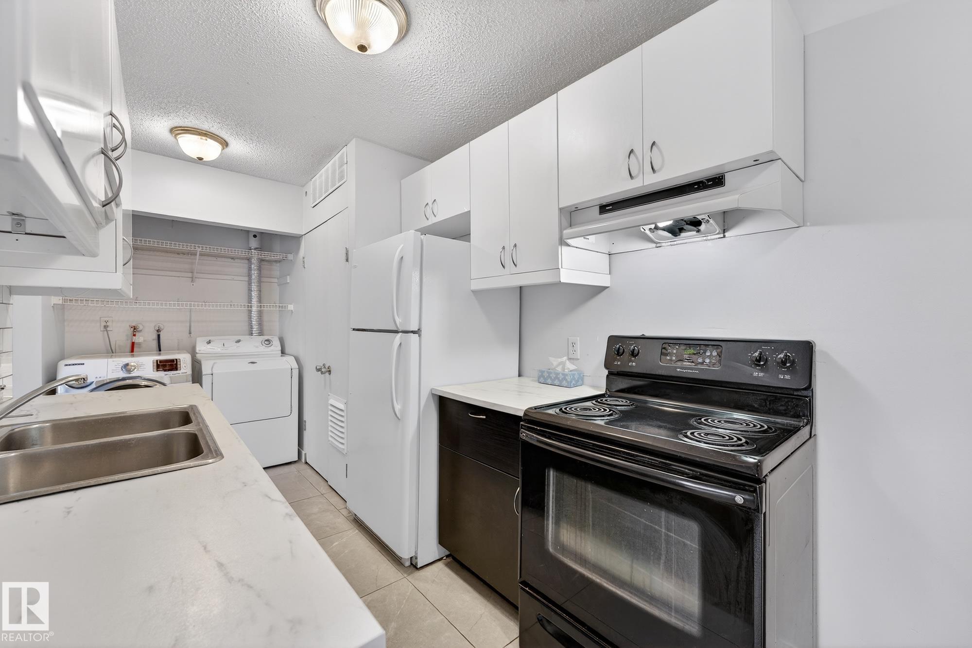 Photo 8 at 1414 Lakewood Road W NW, Tipaskan, Edmonton