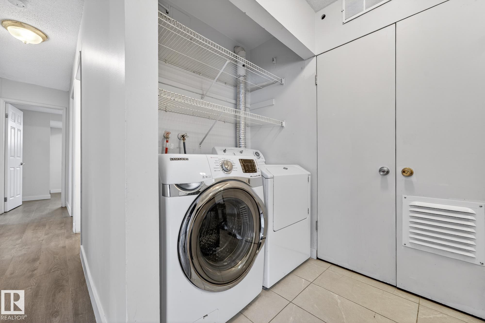 Photo 9 at 1414 Lakewood Road W NW, Tipaskan, Edmonton