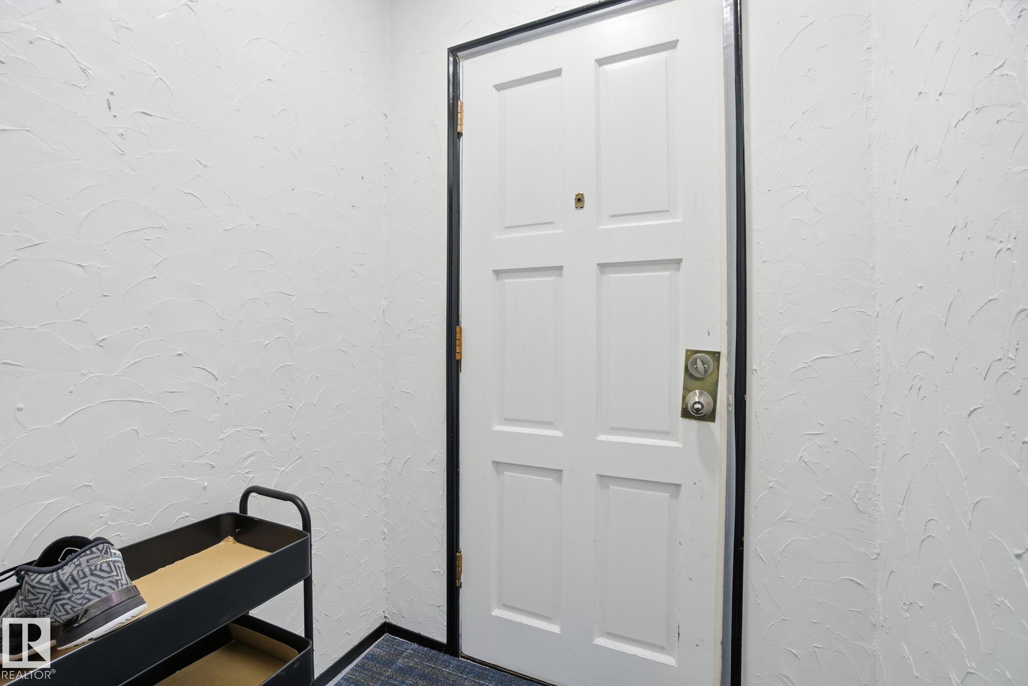 Photo 2 at 11514 92 Street NW, Alberta Avenue, Edmonton