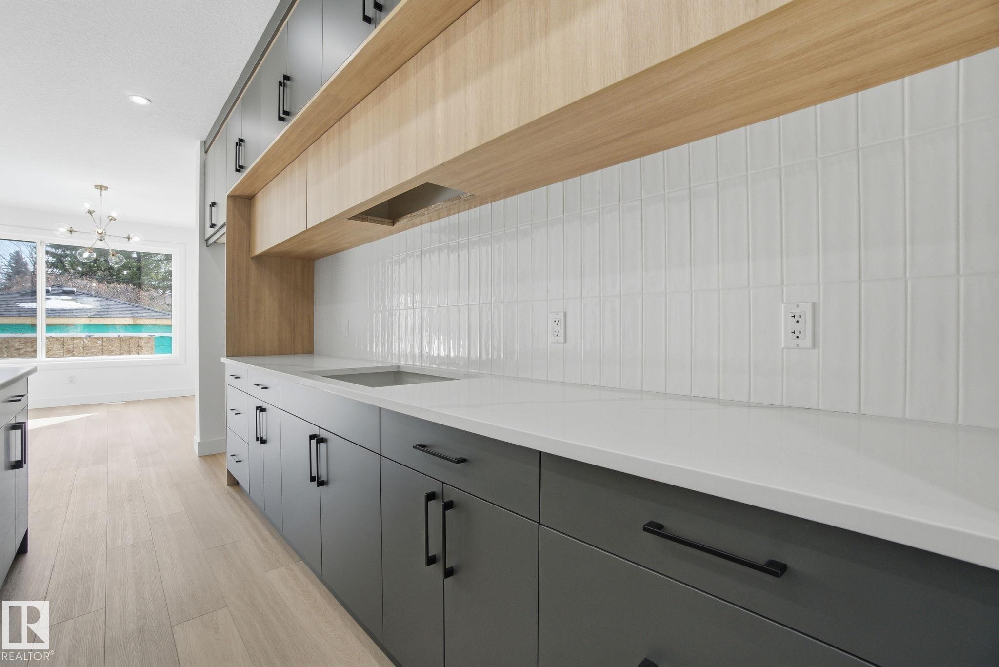 Photo 11 at 7605 92 Avenue NW, Holyrood, Edmonton