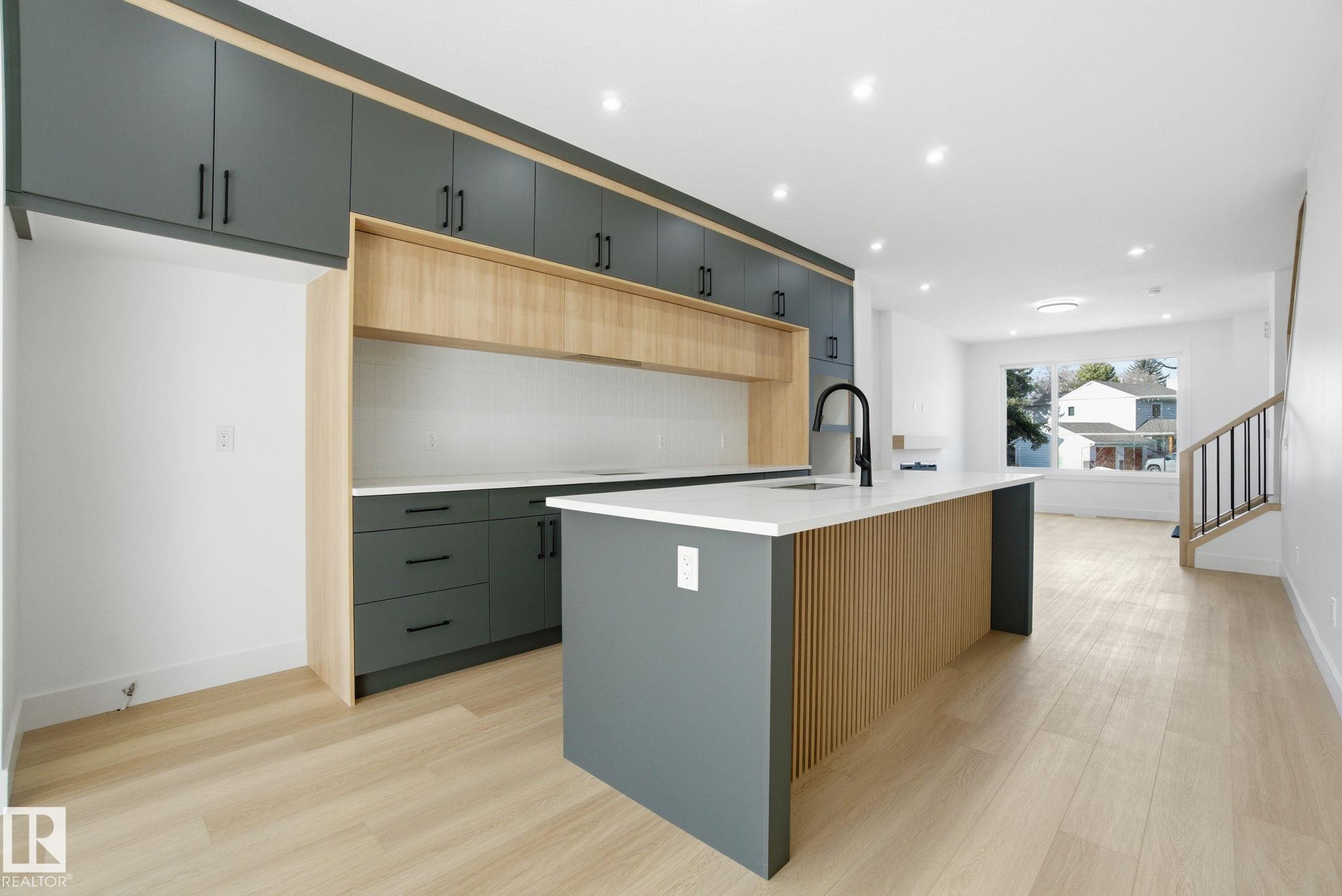 Photo 13 at 7605 92 Avenue NW, Holyrood, Edmonton