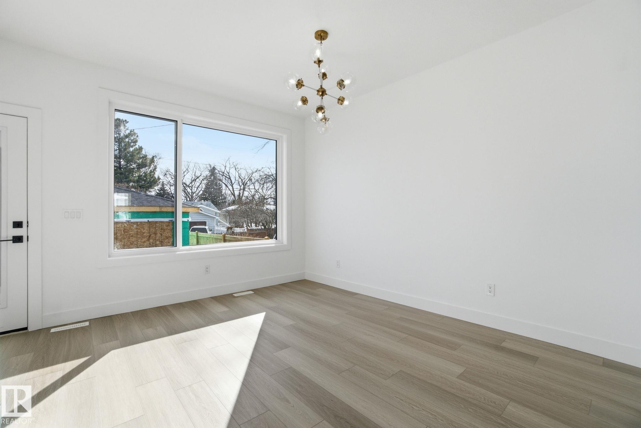 Photo 14 at 7605 92 Avenue NW, Holyrood, Edmonton