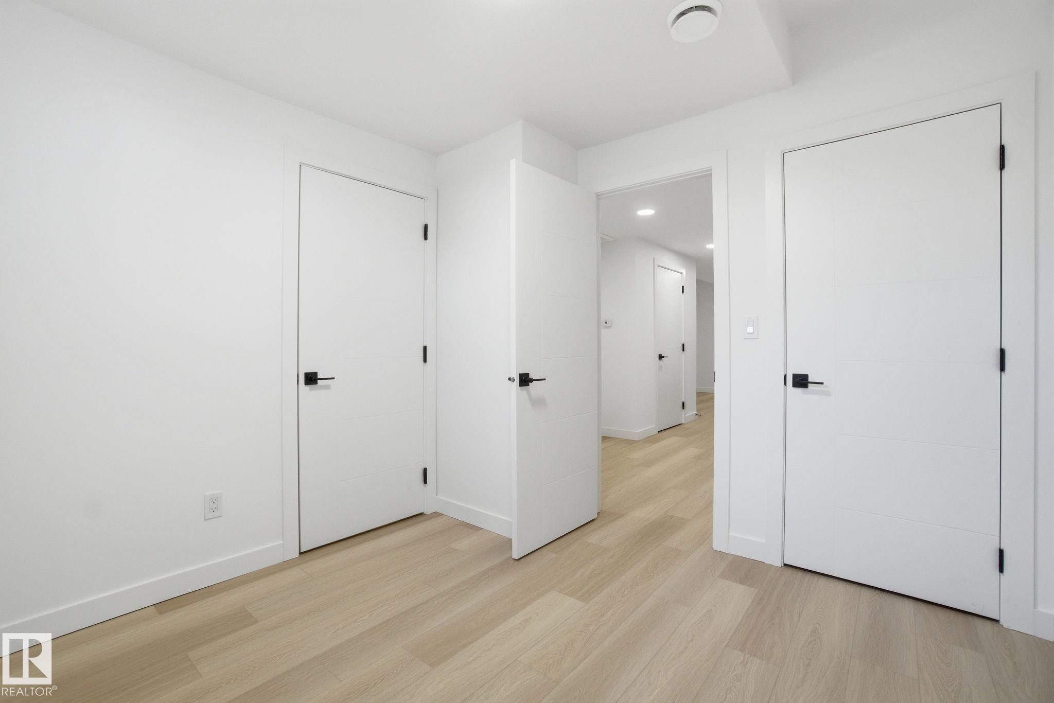 Photo 45 at 7605 92 Avenue NW, Holyrood, Edmonton