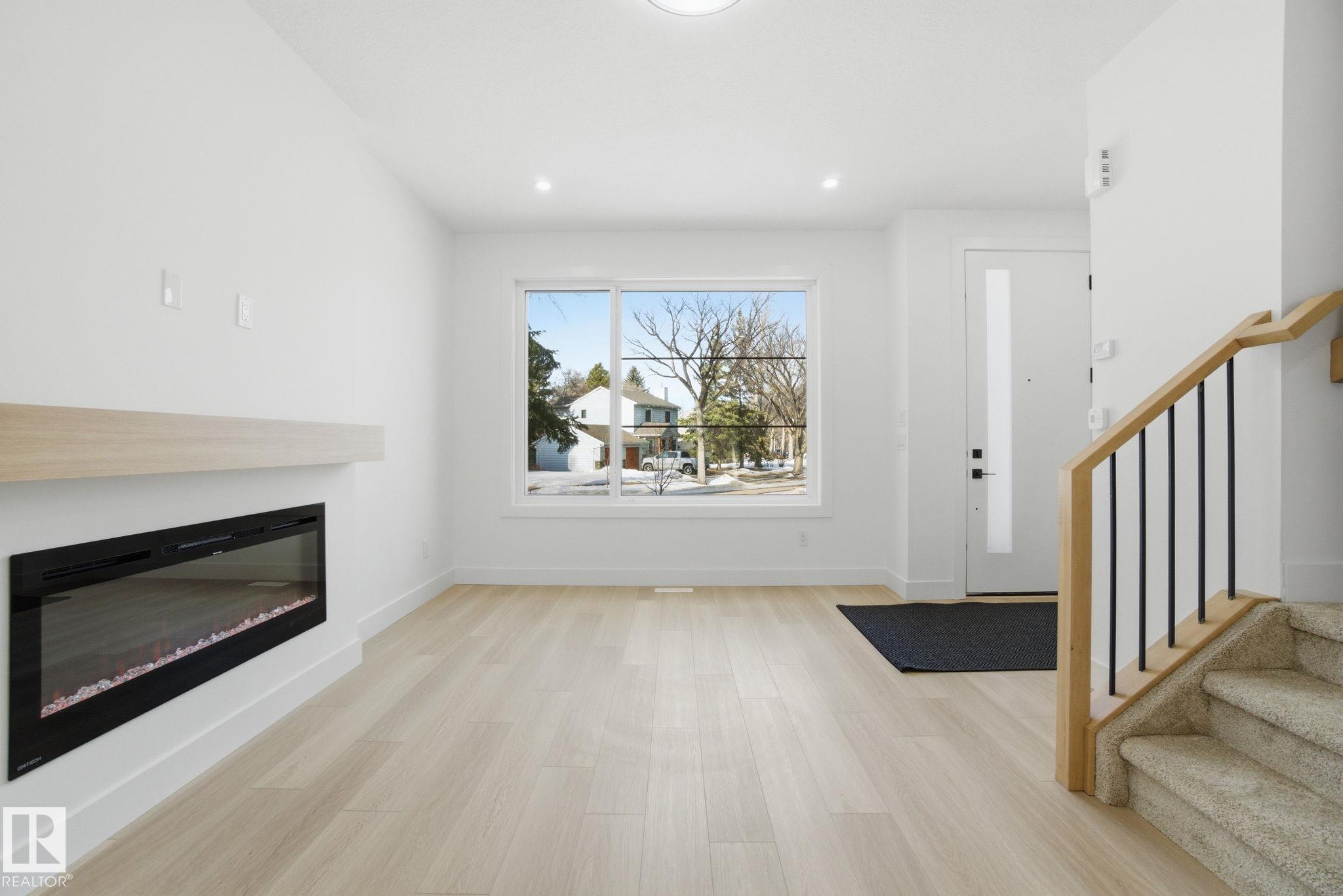 Photo 8 at 7605 92 Avenue NW, Holyrood, Edmonton