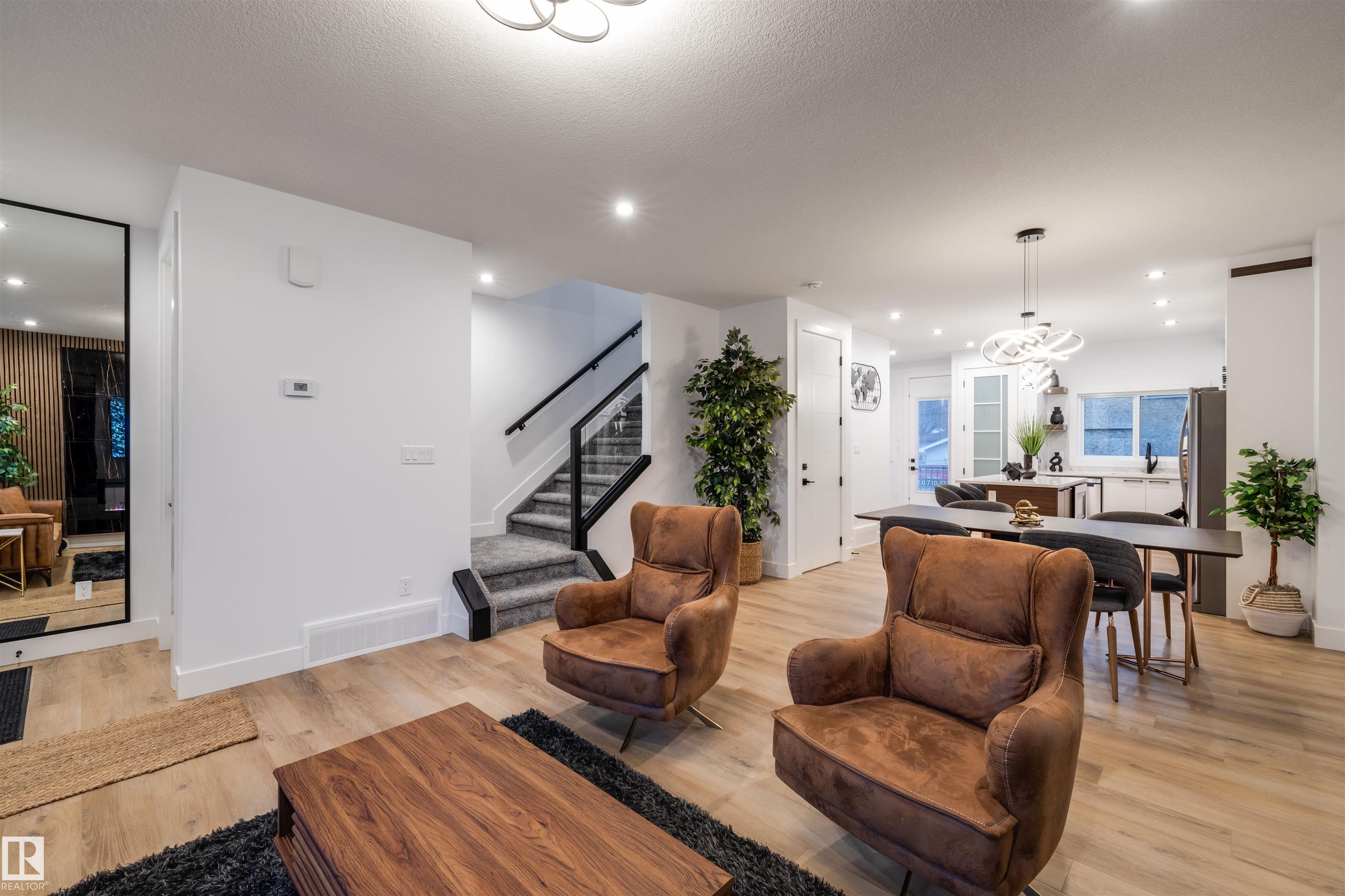 Photo 9 at 9715 87 Street NW, Strathearn, Edmonton