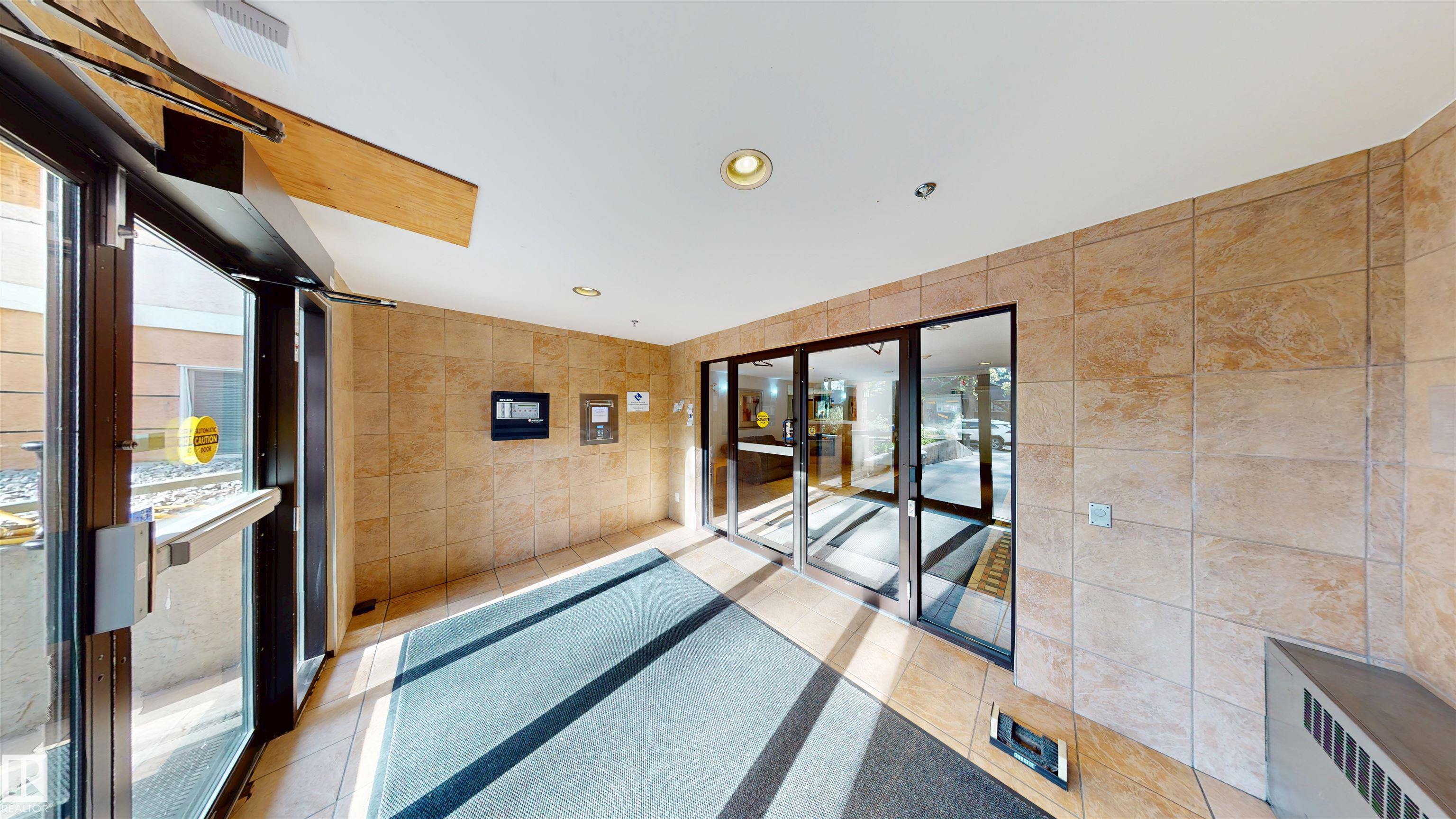 #115 9938 104 ST NW 2