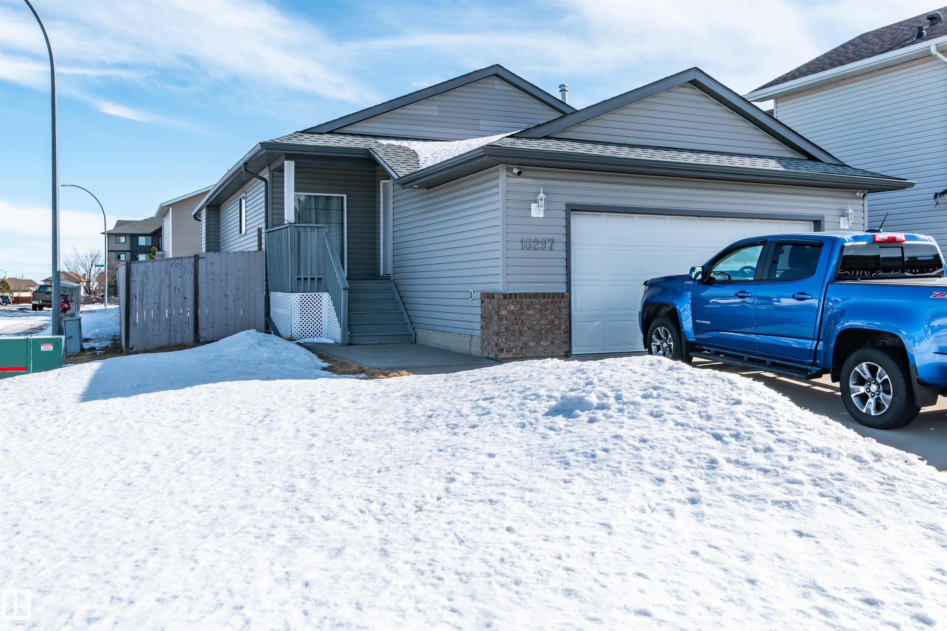 16297 52 Street NW, Hollick-Kenyon, Edmonton photo number 2