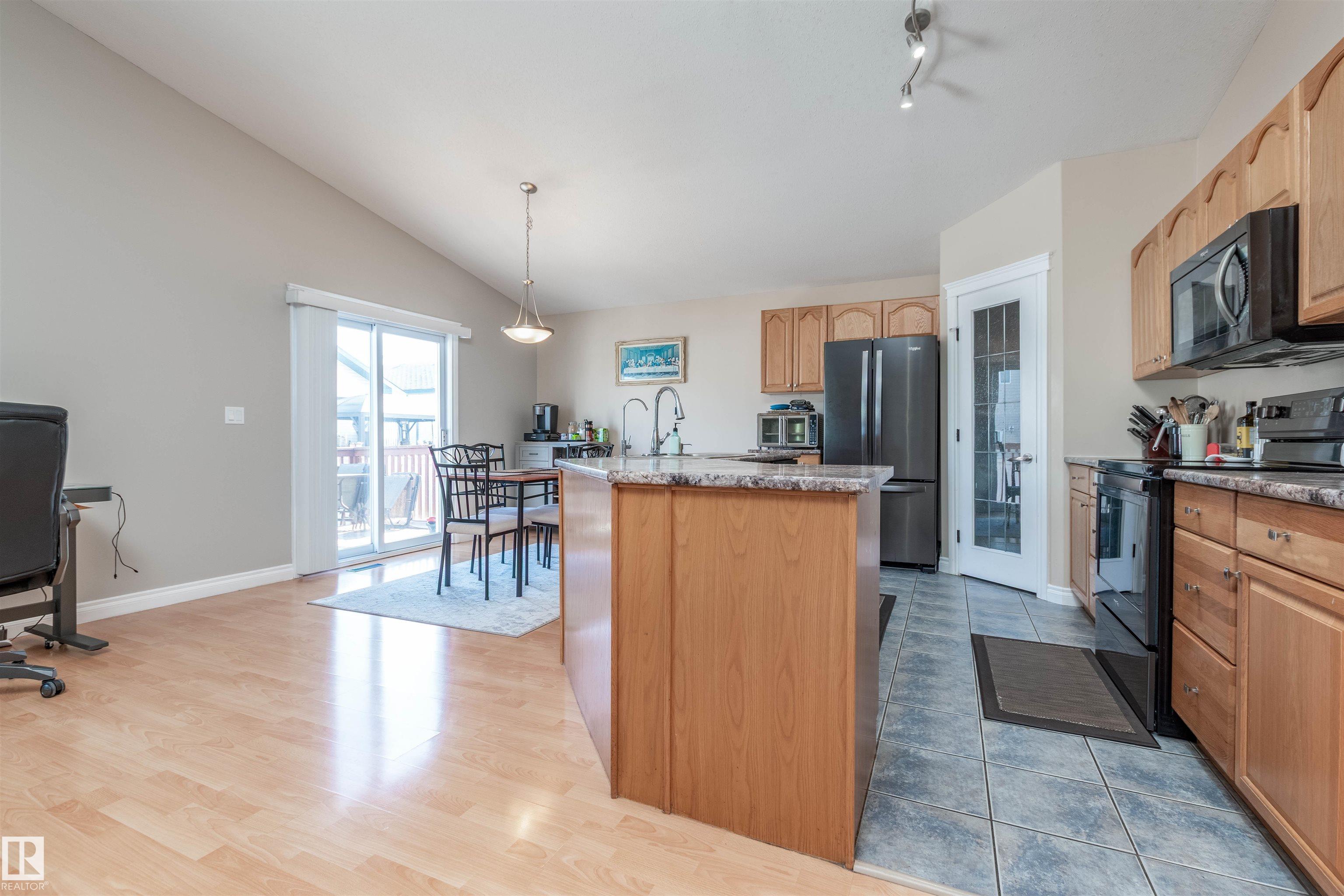 Photo 17 at 16297 52 Street NW, Hollick-Kenyon, Edmonton