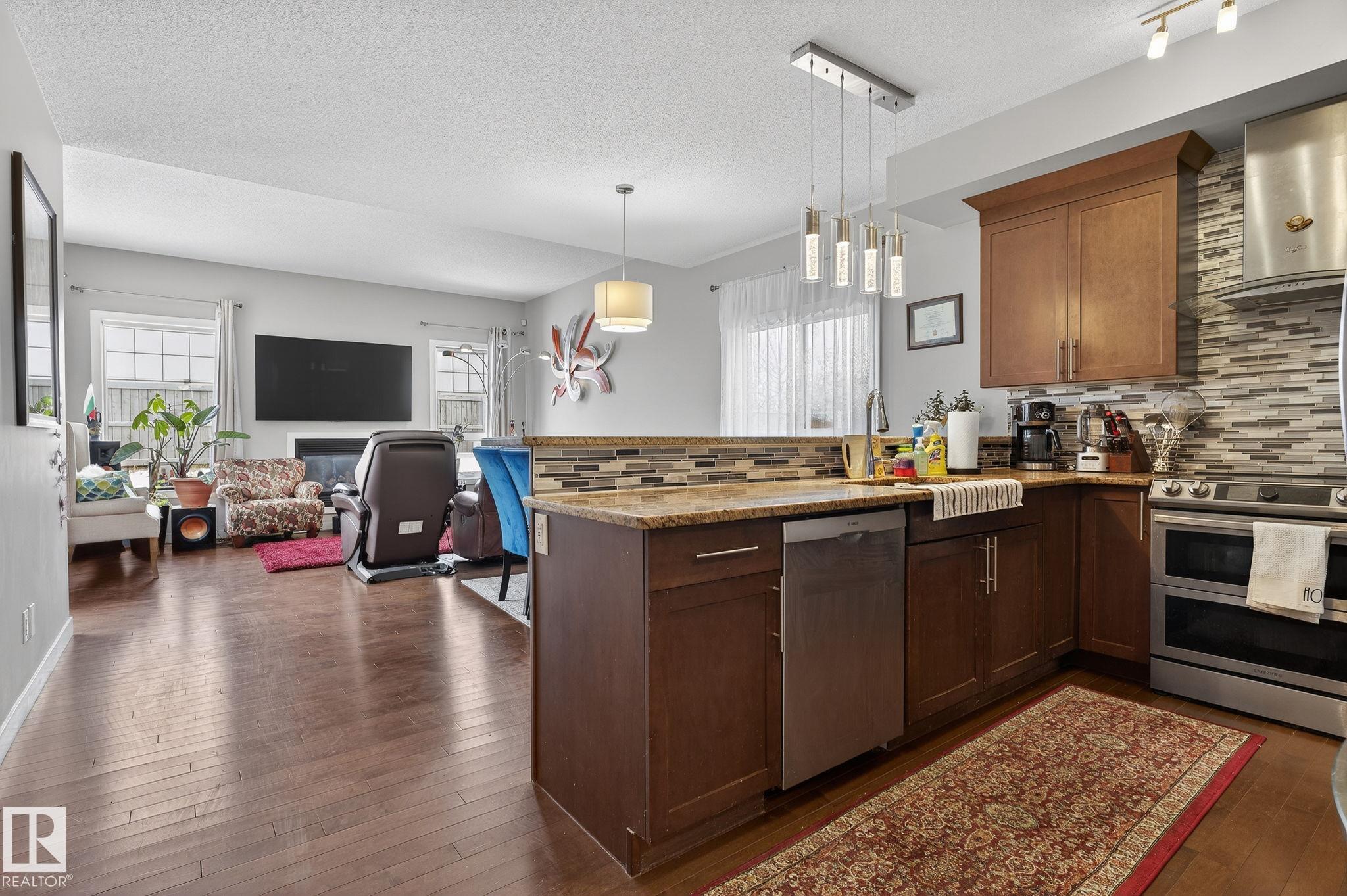 Photo 7 at 21867 80 Avenue NW, Rosenthal, Edmonton