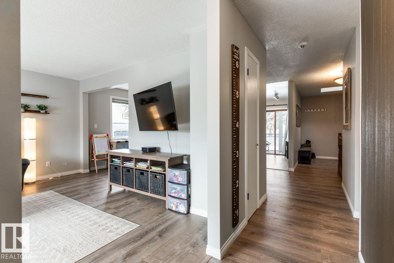 6 Applewood Road, Maplewood, Sherwood Park