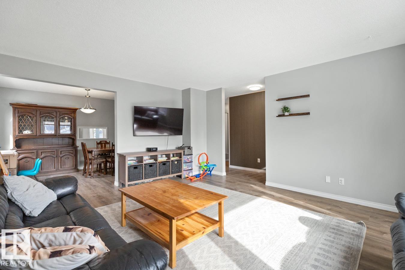 6 Applewood Road, Maplewood, Sherwood Park