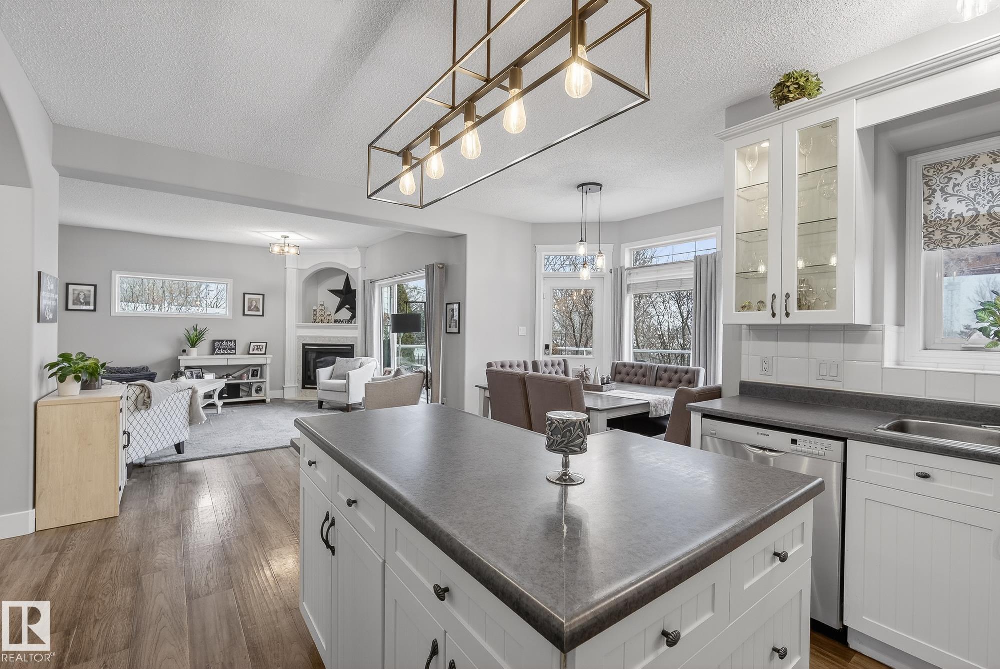 Photo 15 at 121 Galland Crescent NW, Glastonbury, Edmonton