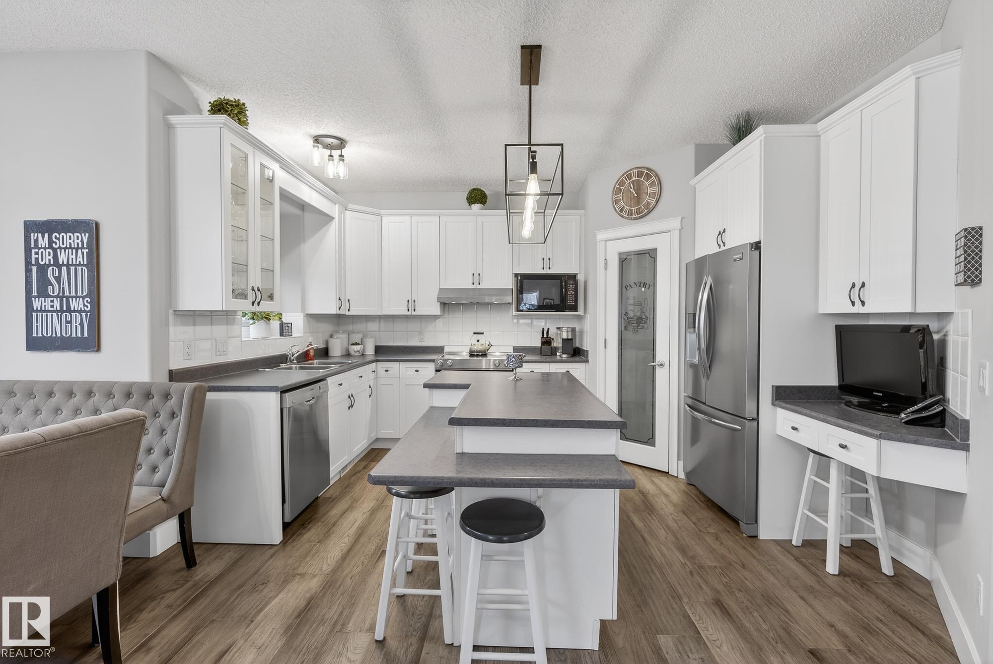 Photo 9 at 121 Galland Crescent NW, Glastonbury, Edmonton