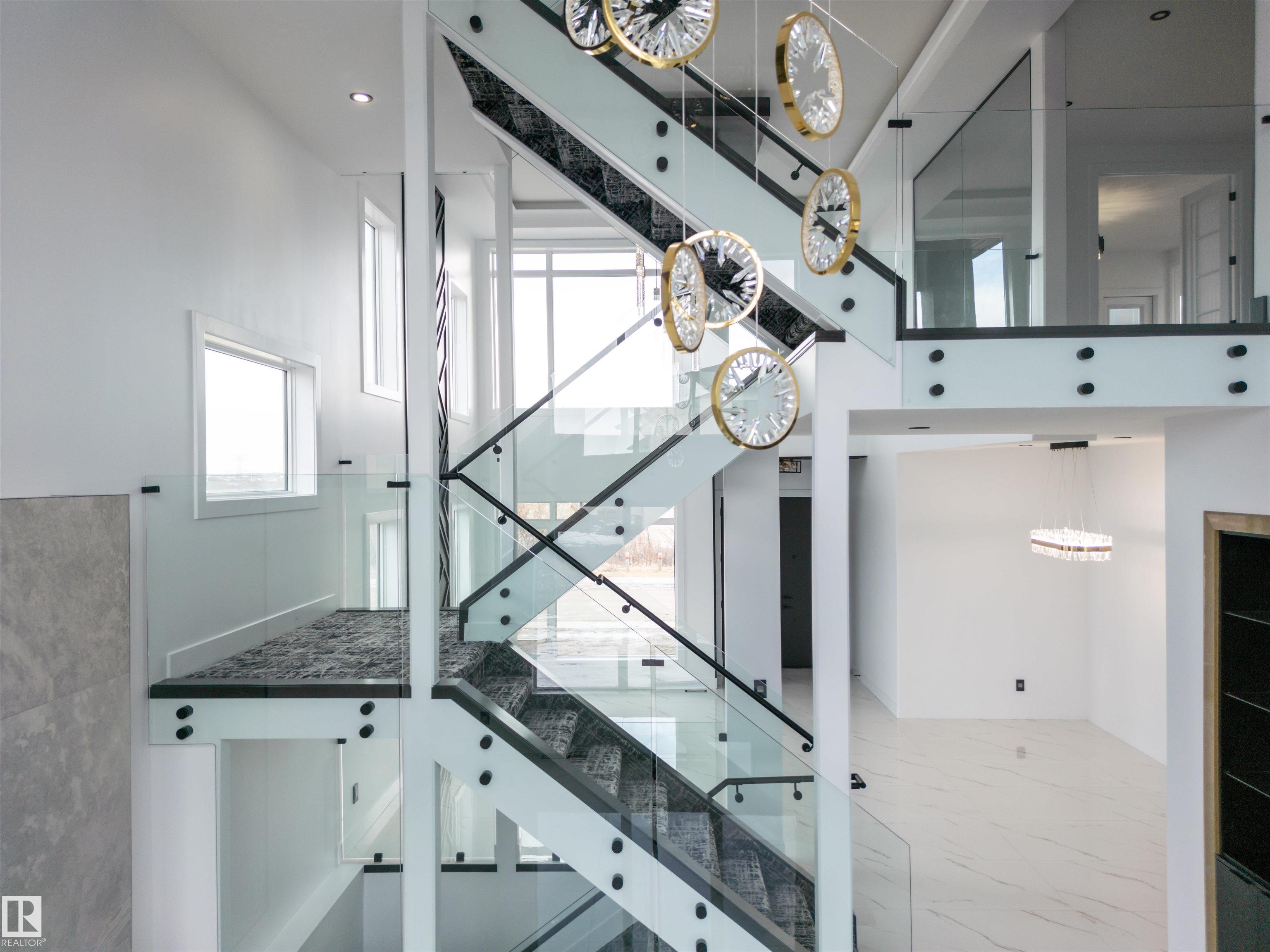 Photo 8 at 669 Fraser Vista NW, Fraser, Edmonton